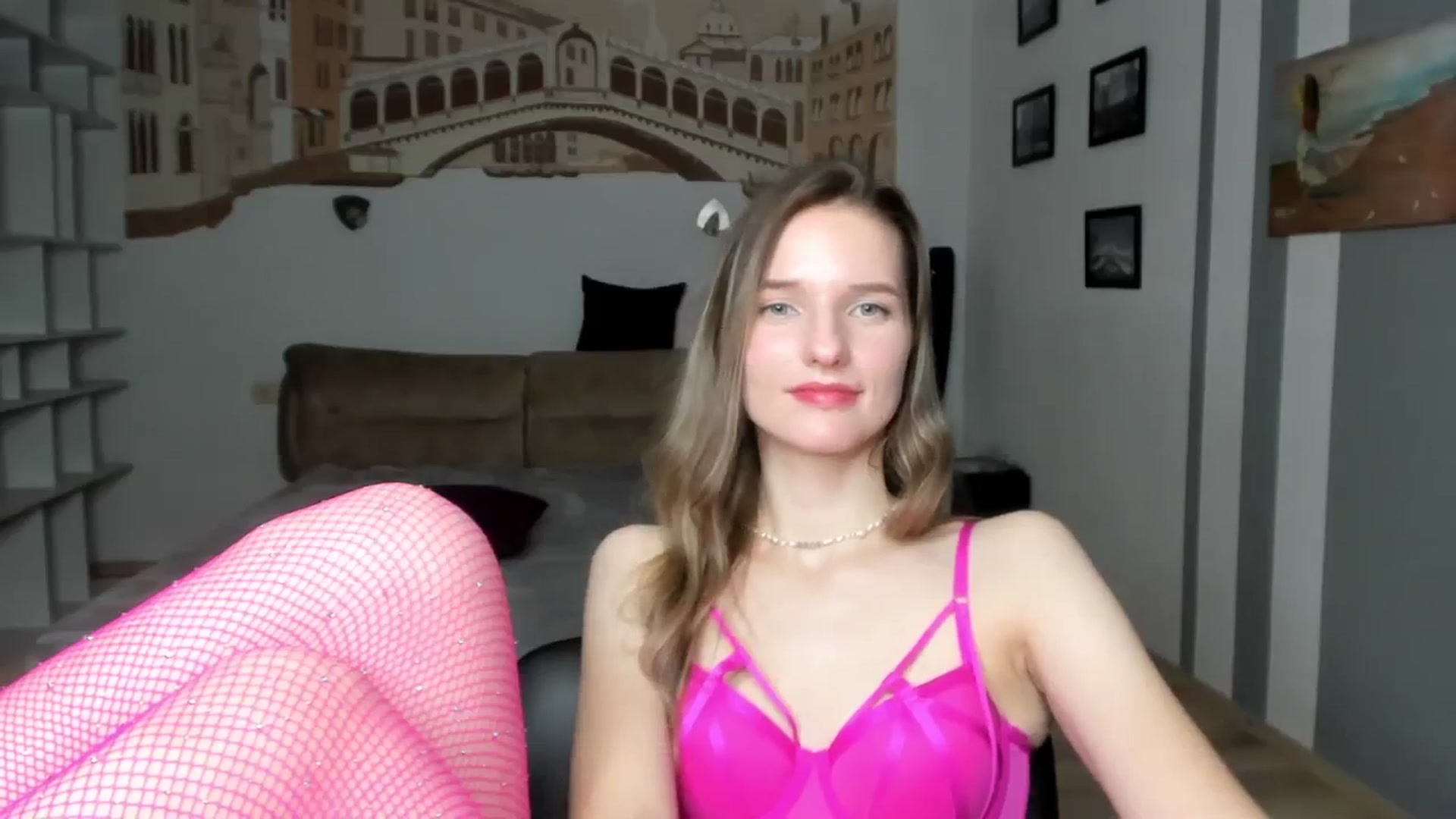 Gallery image thumbnail from NadyaMoons's myfreecams stream on, 03/18/2024, 12:08 image 18 of 20
