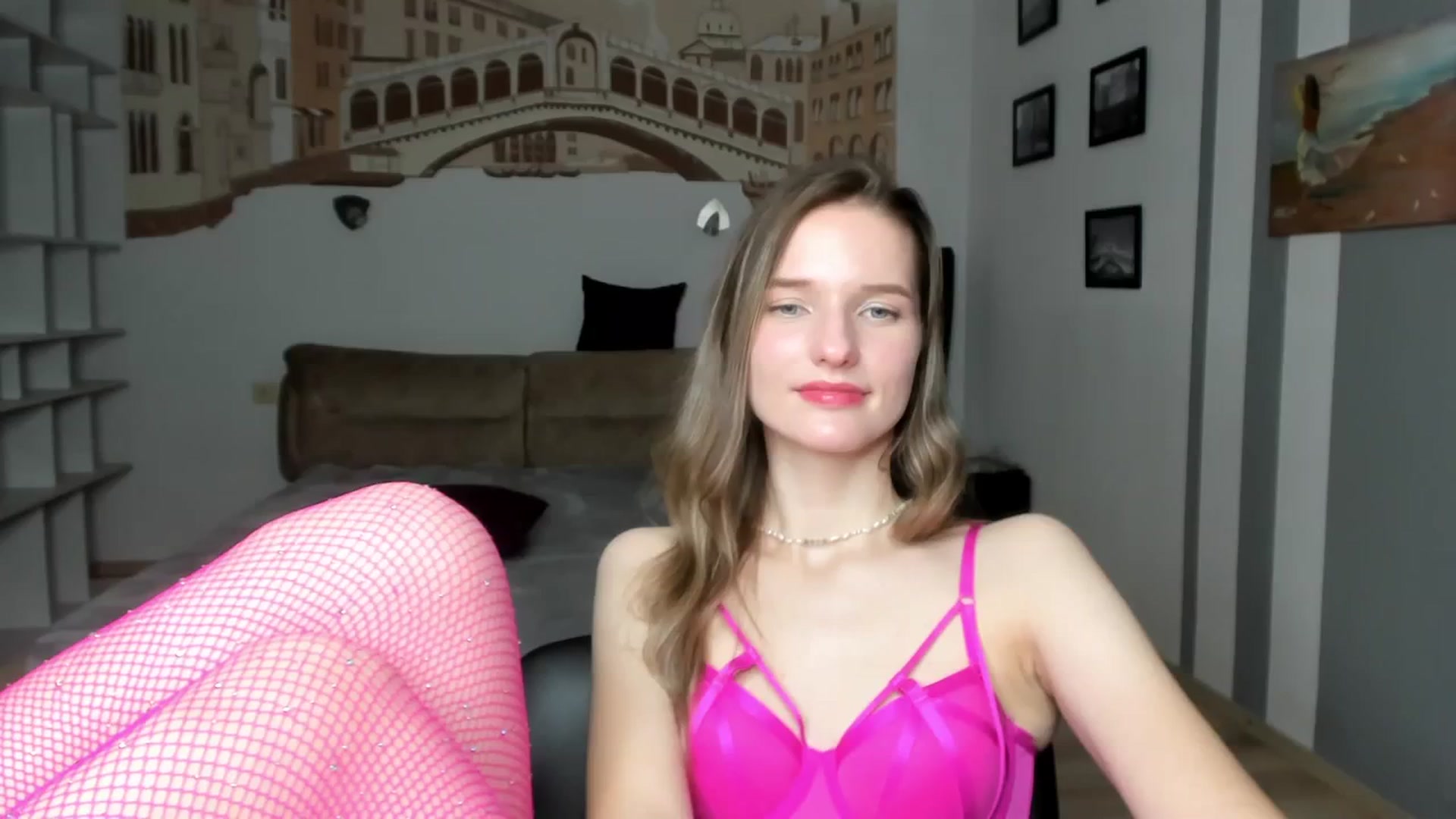 Gallery image thumbnail from NadyaMoons's myfreecams stream on, 03/18/2024, 12:08 image 17 of 20
