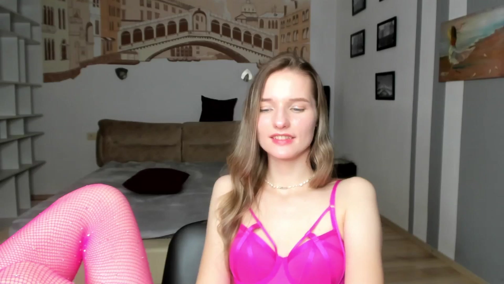 Gallery image thumbnail from NadyaMoons's myfreecams stream on, 03/18/2024, 12:08 image 12 of 20