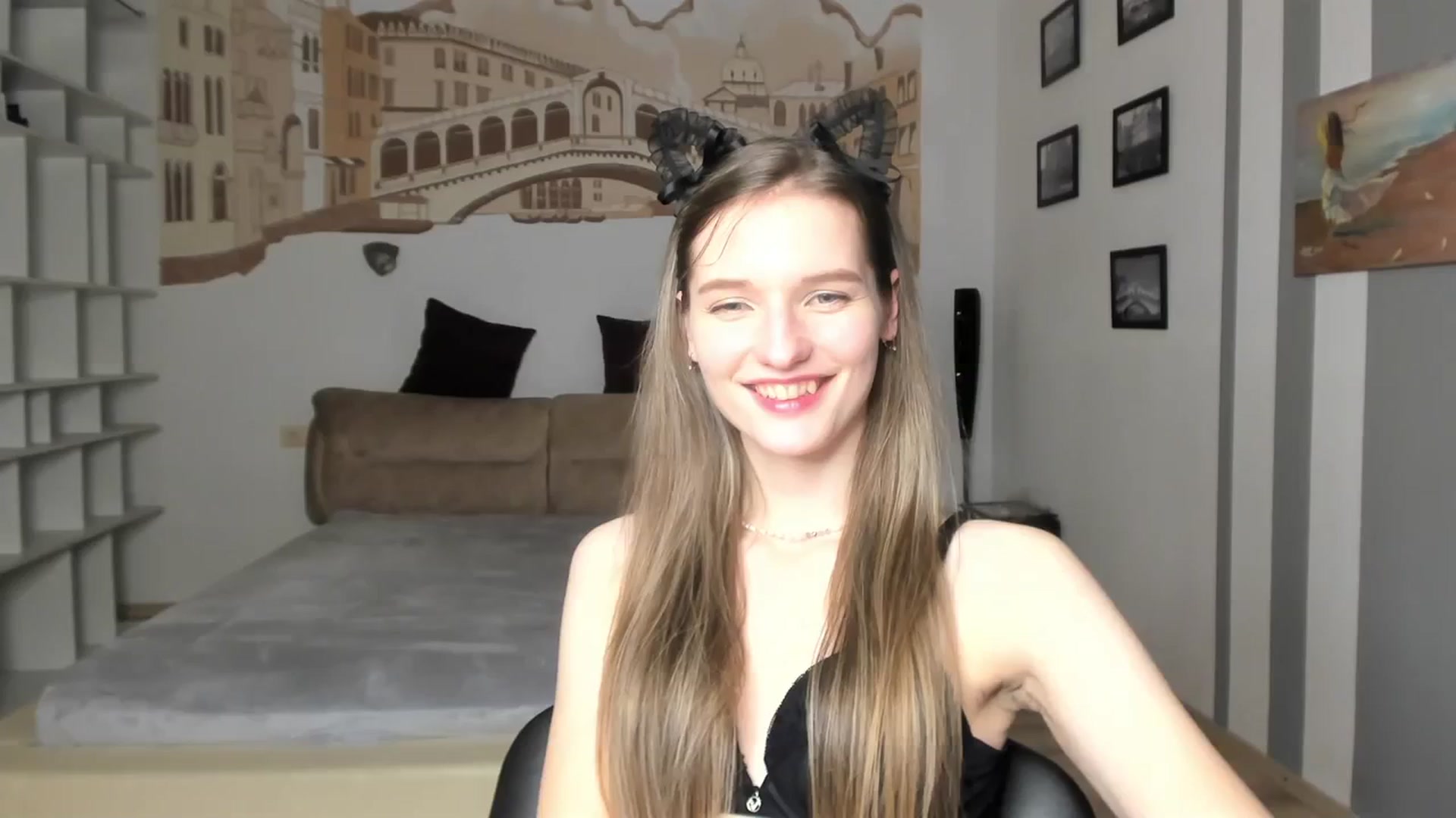 Gallery image thumbnail from NadyaMoons's myfreecams stream on, 03/23/2024, 11:09 image 13 of 20