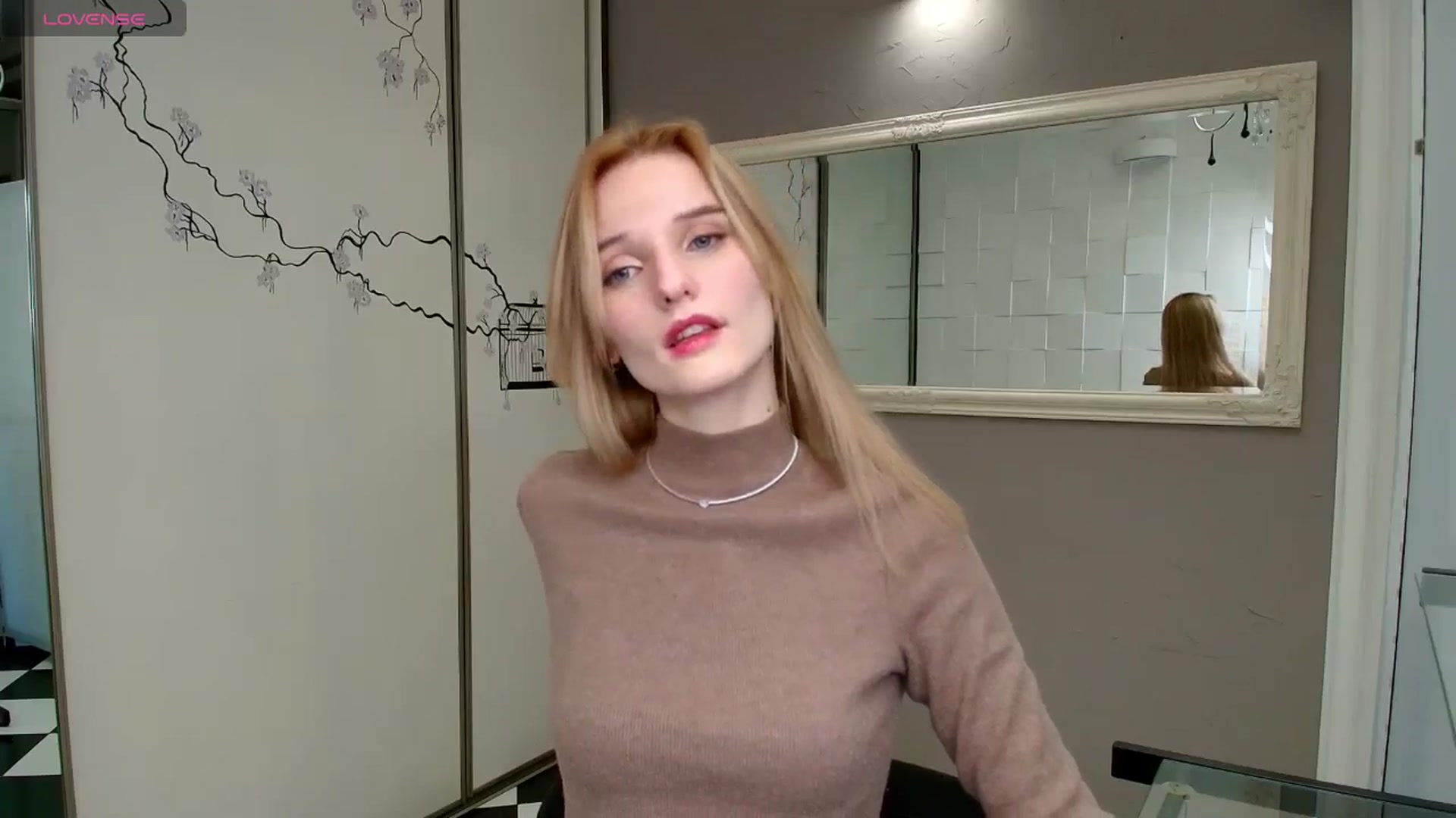 Gallery image thumbnail from NadyaMoons's myfreecams stream on, 12/20/2024, 13:41 image 6 of 20
