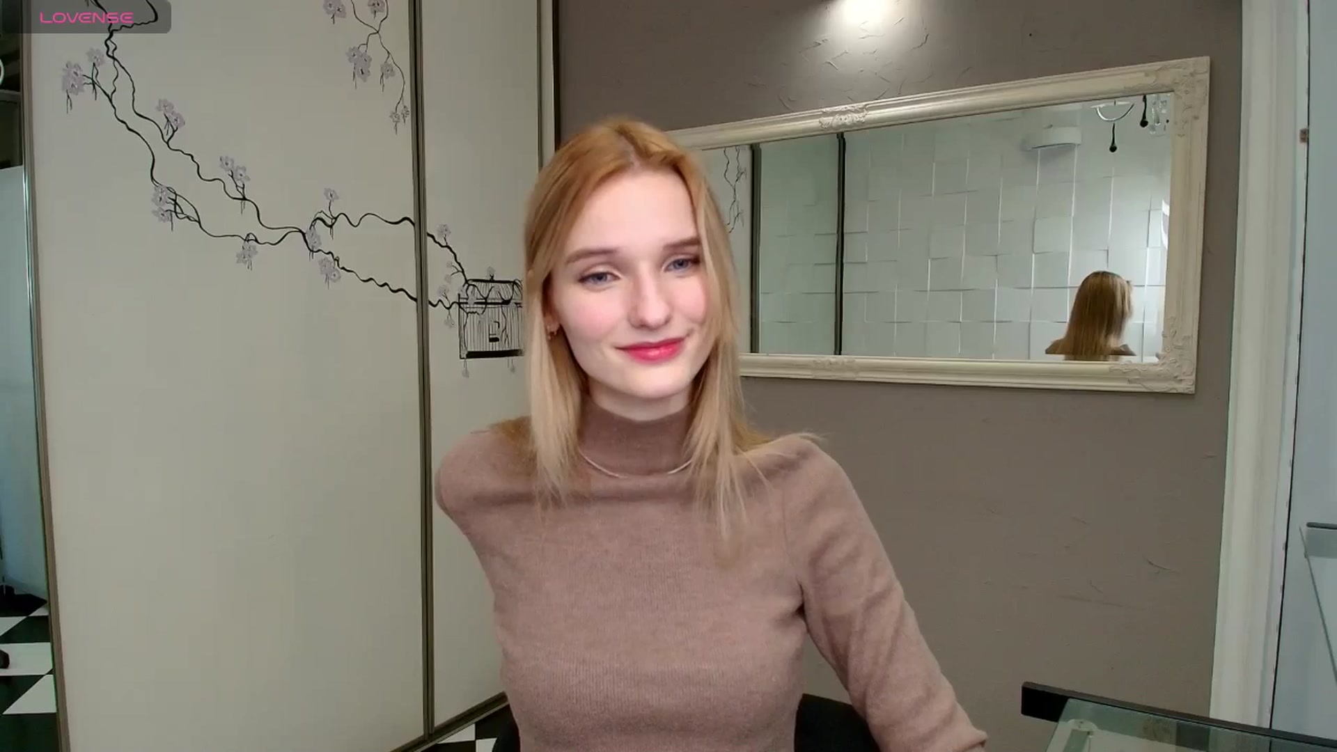 Gallery image thumbnail from NadyaMoons's myfreecams stream on, 12/20/2024, 13:41 image 13 of 20