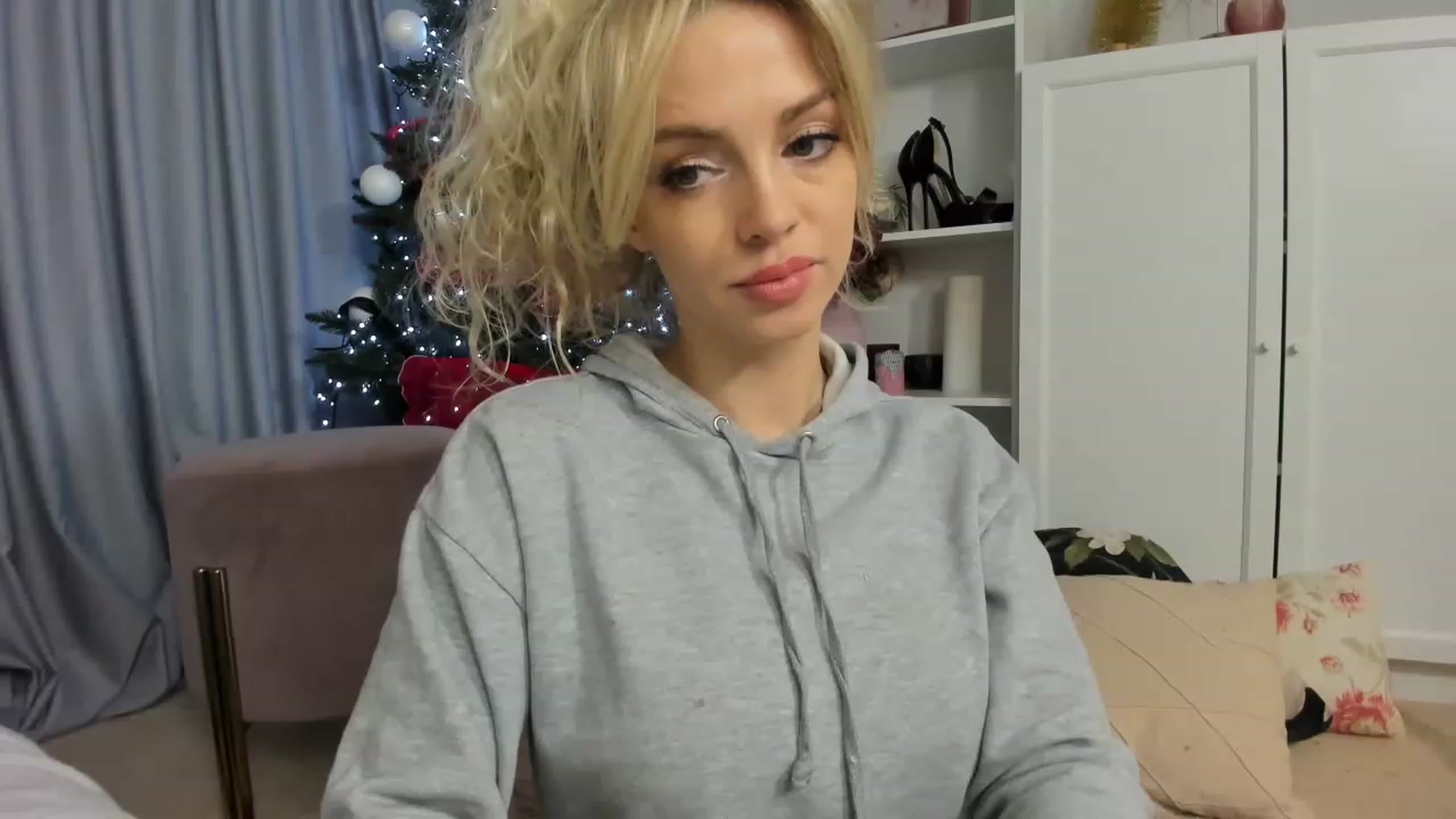 Gallery image thumbnail from Nadyasoft's myfreecams stream on, 12/09/2022, 20:29 image 1 of 20