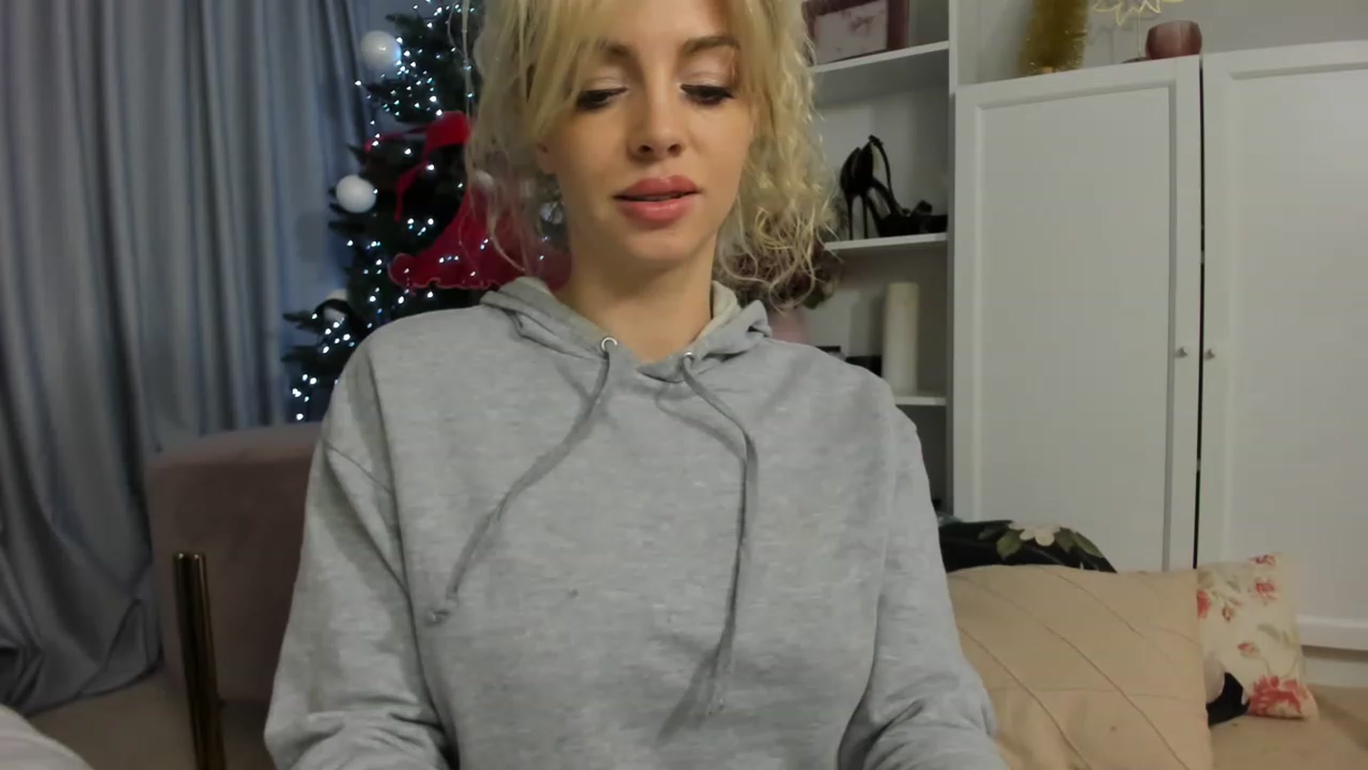 Gallery image thumbnail from Nadyasoft's myfreecams stream on, 12/09/2022, 20:29 image 2 of 20
