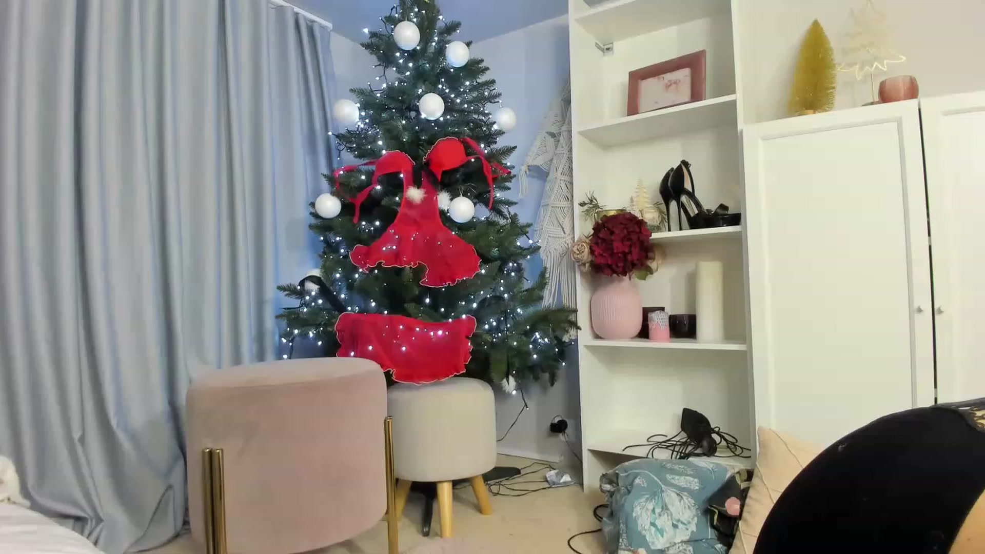 Gallery image thumbnail from Nadyasoft's myfreecams stream on, 12/11/2022, 17:57 image 5 of 20