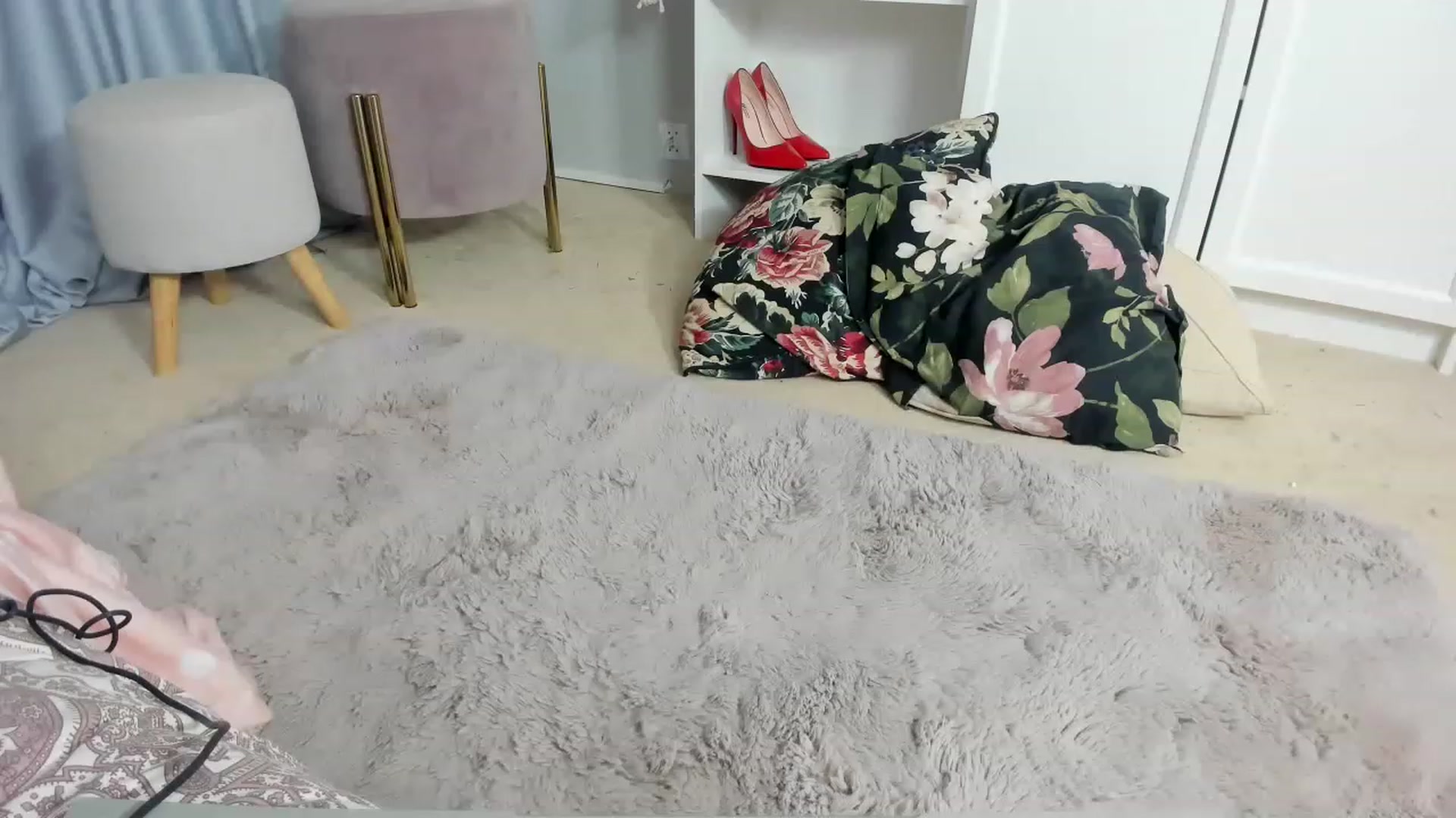 Gallery image thumbnail from Nadyasoft's myfreecams stream on, 01/18/2023, 16:52 image 19 of 20