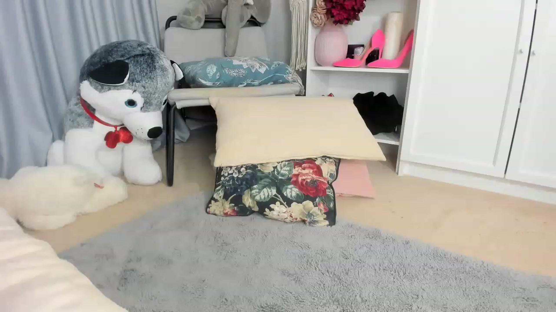 Gallery image thumbnail from Nadyasoft's myfreecams stream on, 03/03/2023, 16:31 image 9 of 20