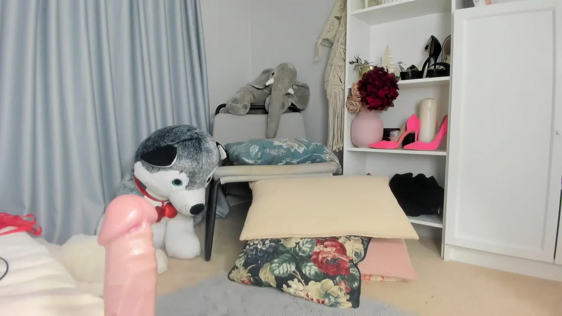 Gallery image thumbnail from Nadyasoft's myfreecams stream on, 03/03/2023, 16:31 image 2 of 20