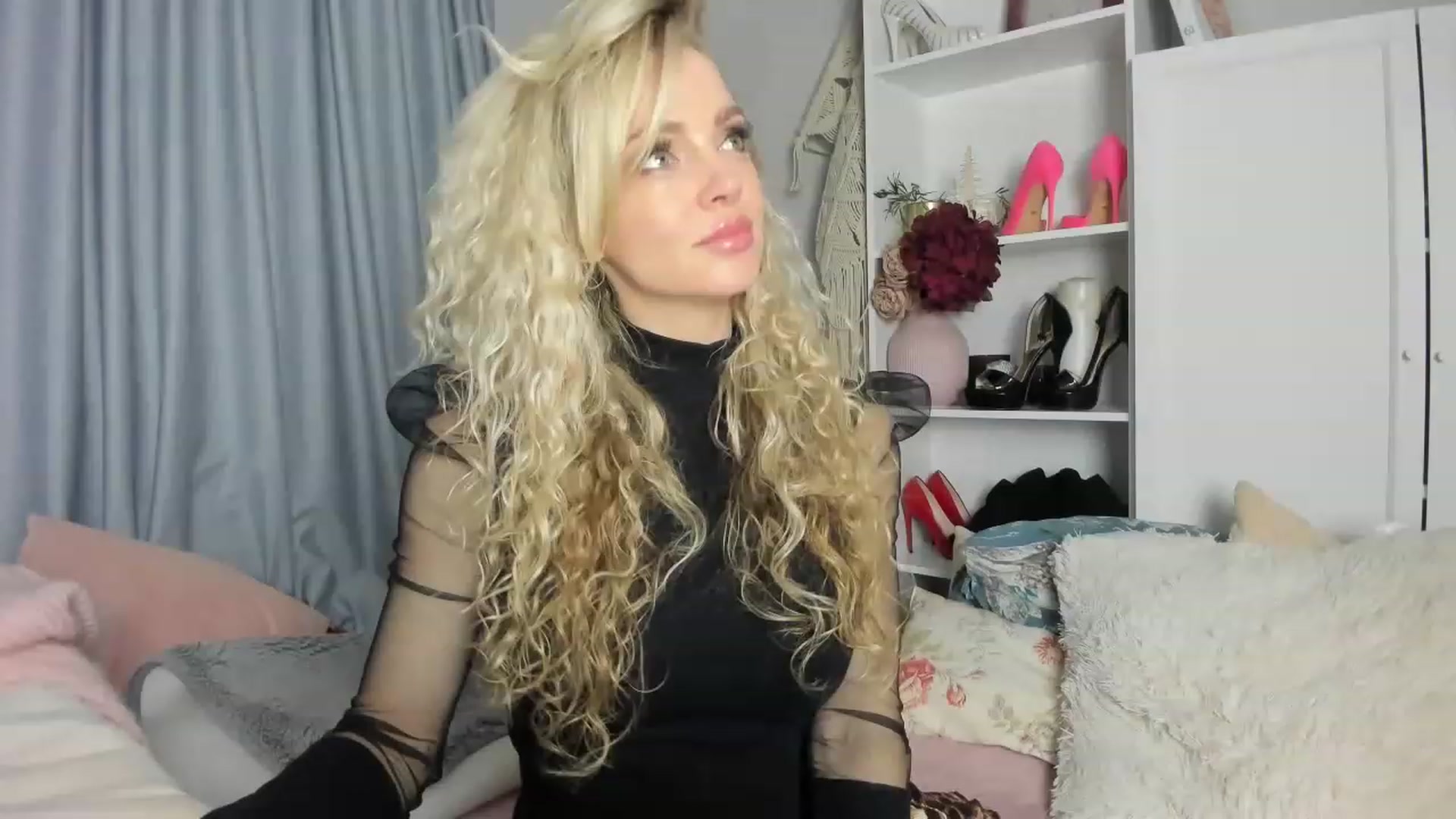 Gallery image thumbnail from Nadyasoft's myfreecams stream on, 03/15/2023, 17:18 image 6 of 20