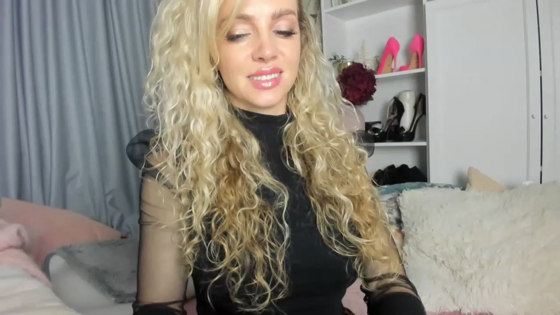 Gallery image thumbnail from Nadyasoft's myfreecams stream on, 03/15/2023, 17:18 image 3 of 20