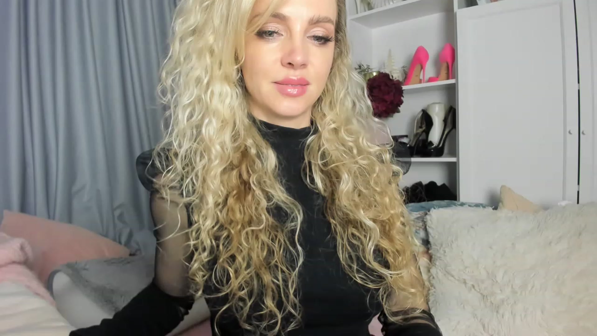 Gallery image thumbnail from Nadyasoft's myfreecams stream on, 03/15/2023, 17:18 image 2 of 20