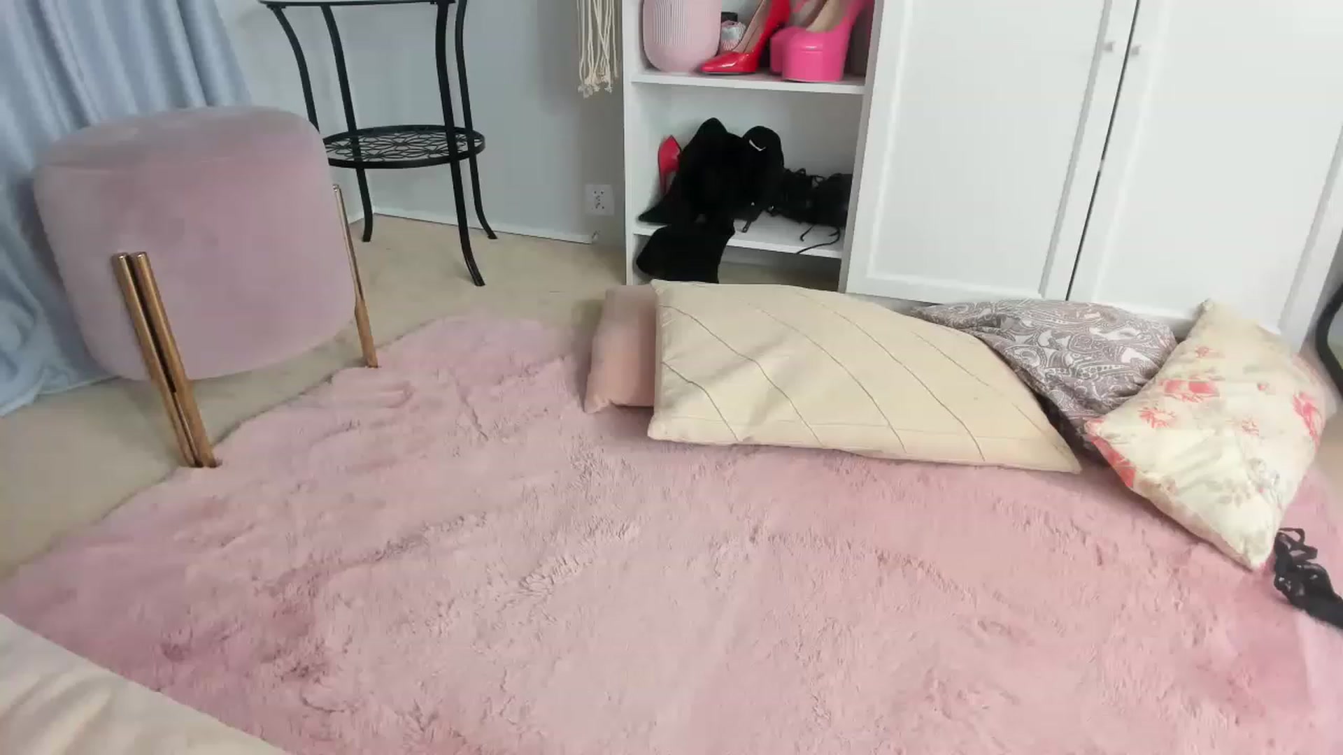Gallery image thumbnail from Nadyasoft's myfreecams stream on, 04/20/2023, 11:14 image 9 of 20
