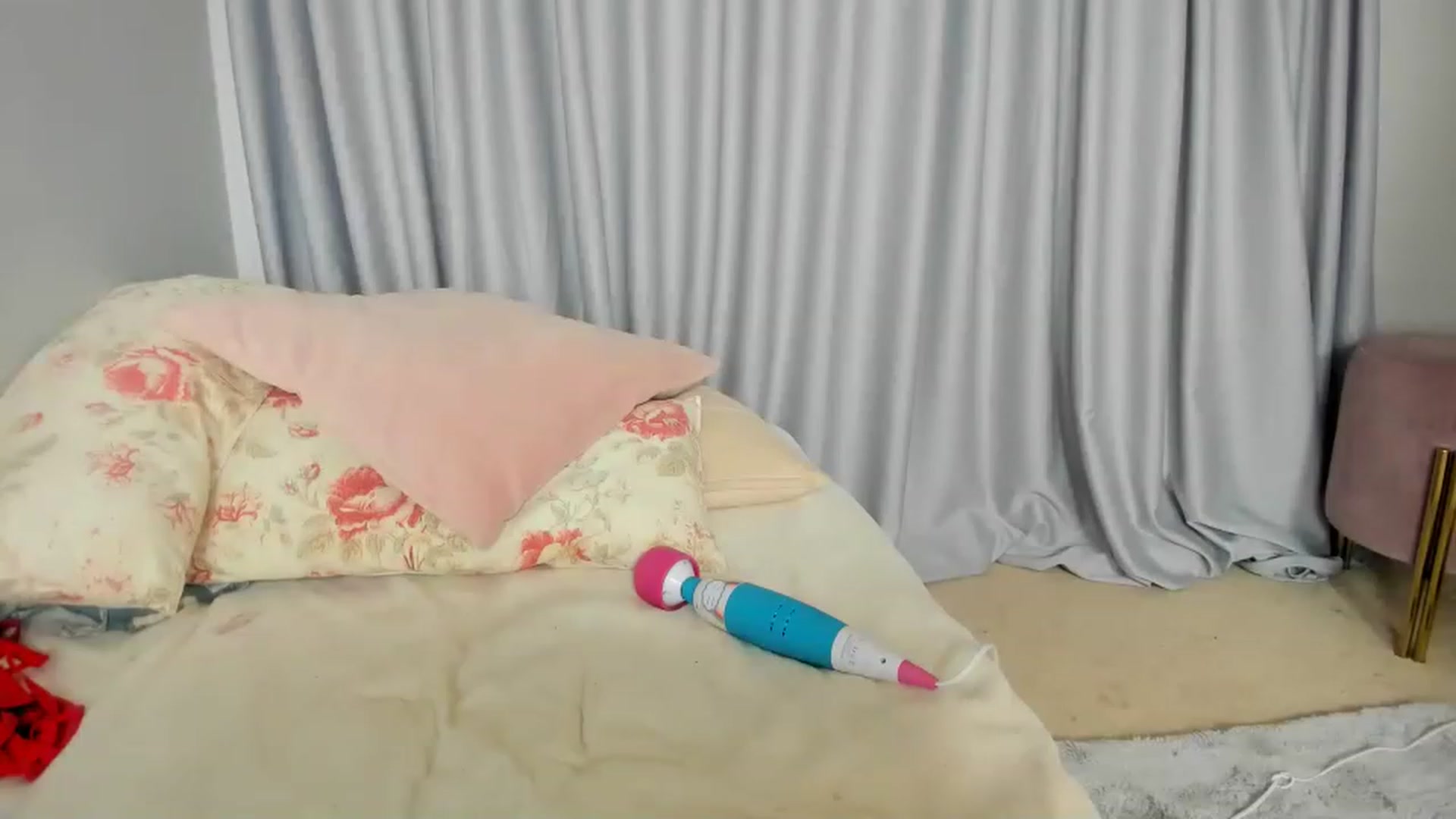 Gallery image thumbnail from Nadyasoft's myfreecams stream on, 05/08/2023, 11:57 image 1 of 20
