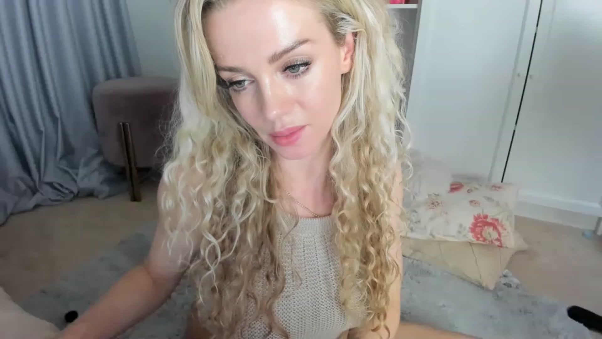 Gallery image thumbnail from Nadyasoft's myfreecams stream on, 05/23/2023, 17:04 image 20 of 20