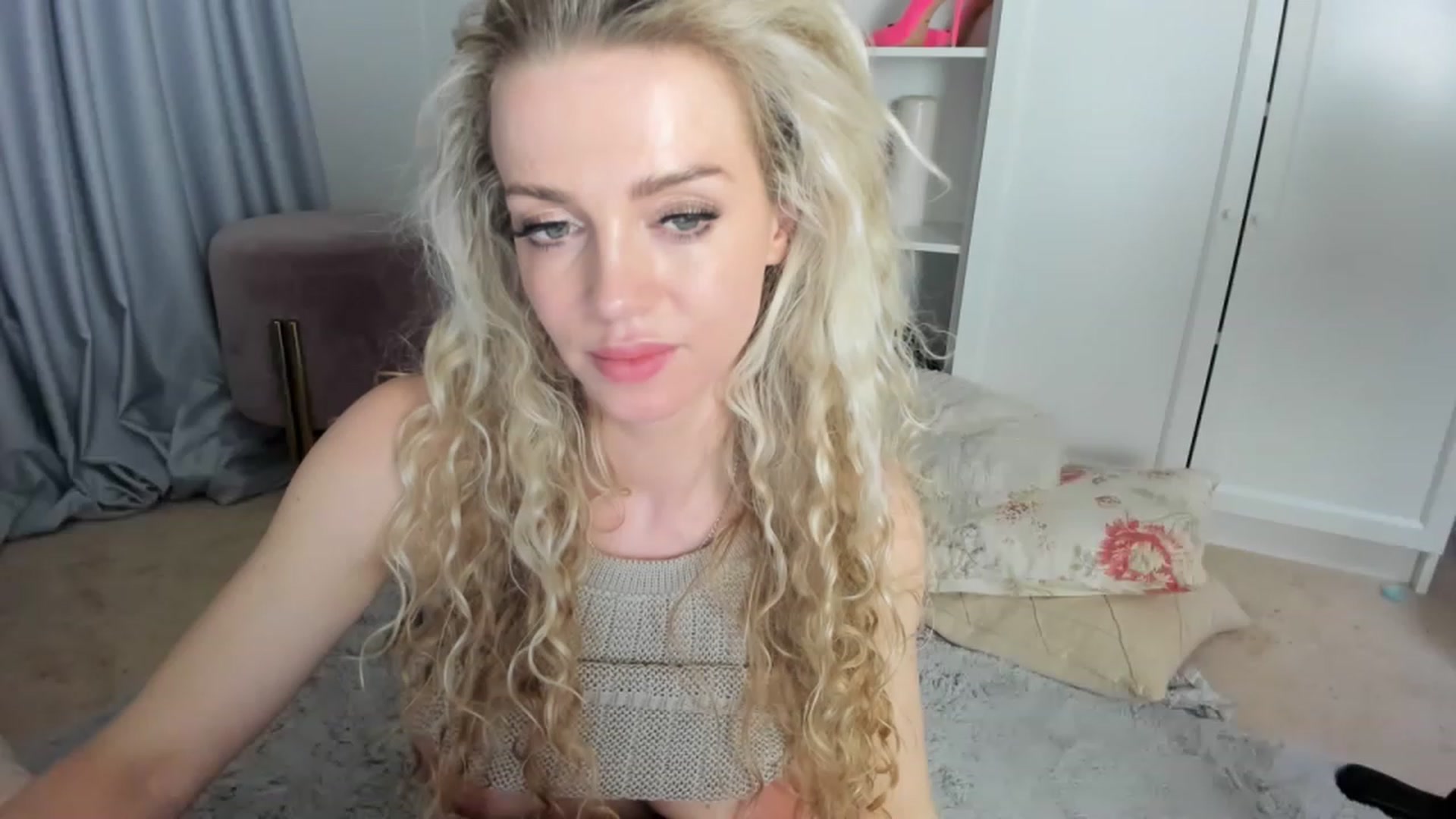 Gallery image thumbnail from Nadyasoft's myfreecams stream on, 05/23/2023, 17:04 image 16 of 20