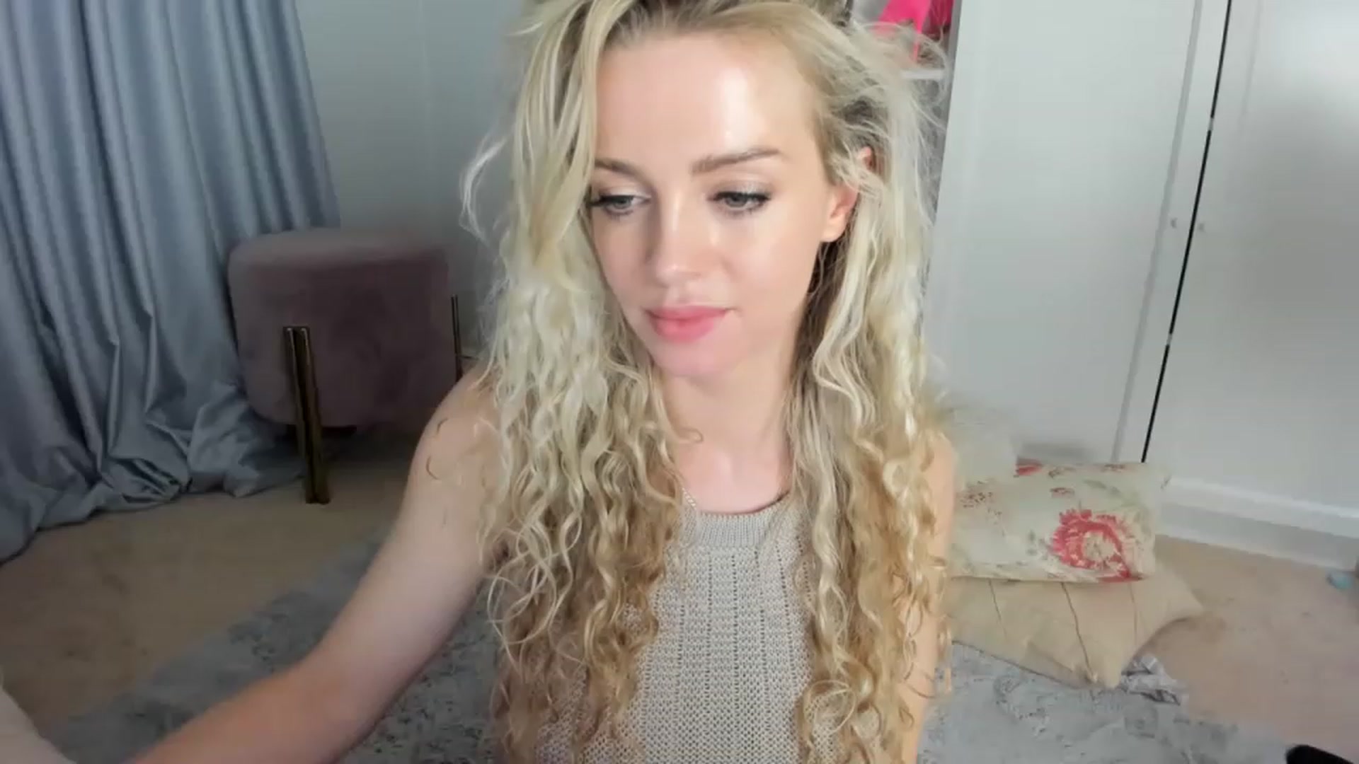 Gallery image thumbnail from Nadyasoft's myfreecams stream on, 05/23/2023, 17:04 image 13 of 20