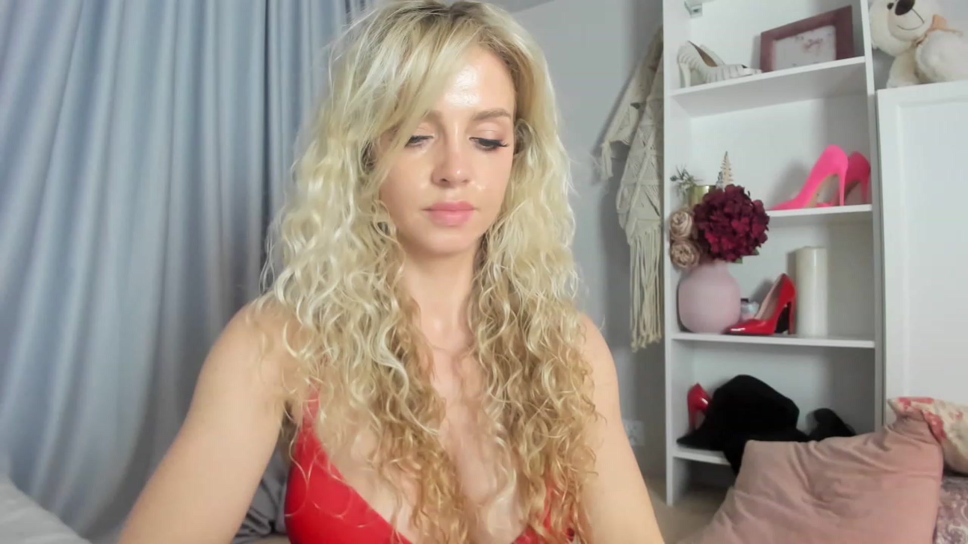 Gallery image thumbnail from Nadyasoft's myfreecams stream on, 06/01/2023, 14:04 image 1 of 20