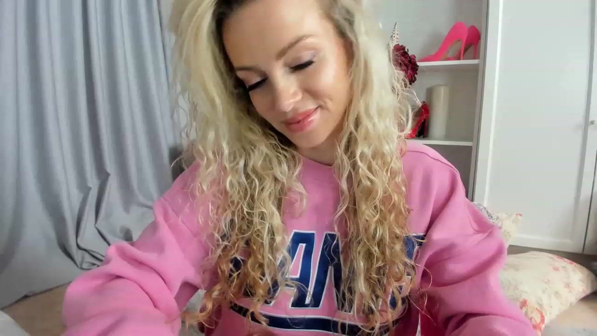 Gallery image thumbnail from Nadyasoft's myfreecams stream on, 06/02/2023, 10:01 image 4 of 20