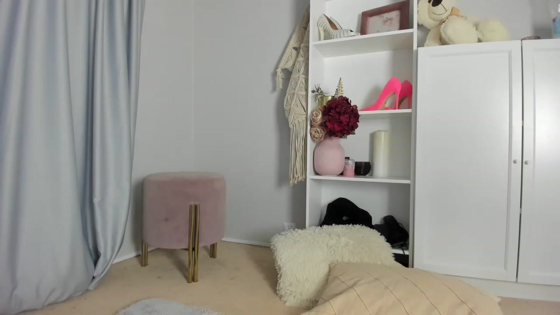 Gallery image thumbnail from Nadyasoft's myfreecams stream on, 06/13/2023, 17:19 image 1 of 20