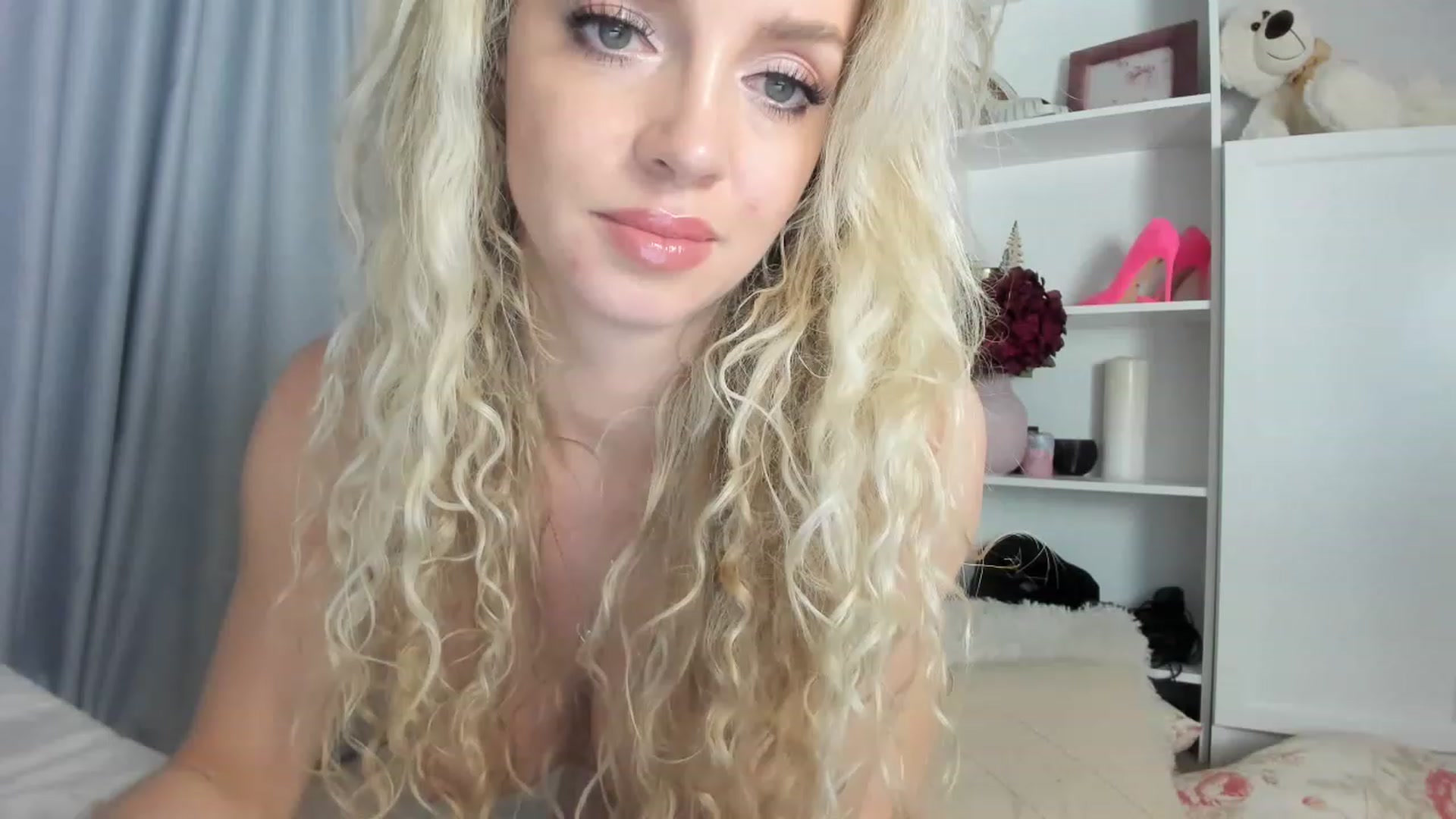 Gallery image thumbnail from Nadyasoft's myfreecams stream on, 06/15/2023, 20:57 image 8 of 20