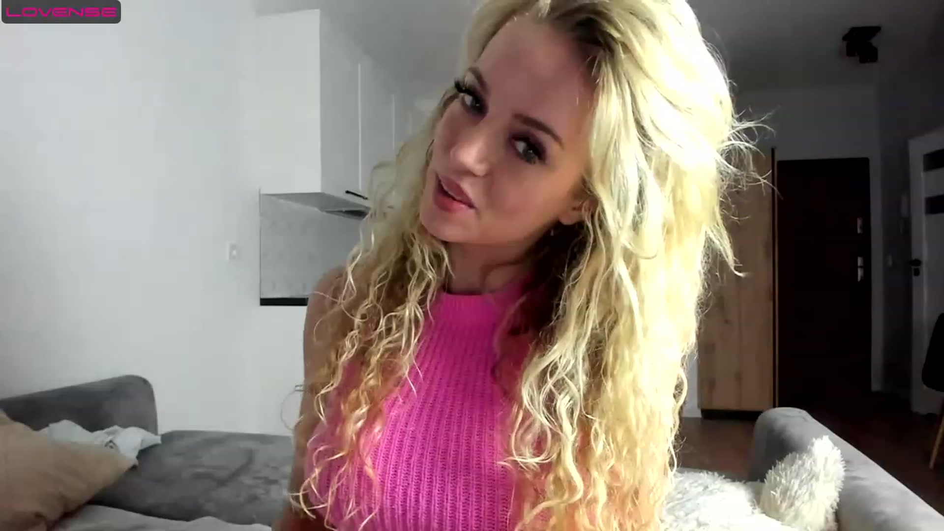 Gallery image thumbnail from Nadyasoft's myfreecams stream on, 07/21/2023, 15:31 image 10 of 20