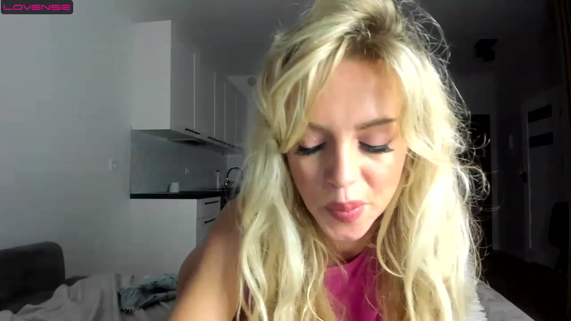 Gallery image thumbnail from Nadyasoft's myfreecams stream on, 07/28/2023, 14:18 image 13 of 20