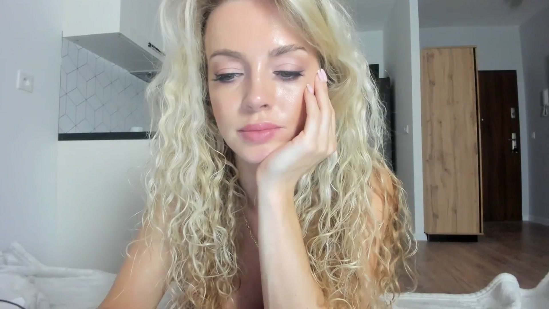 Gallery image thumbnail from Nadyasoft's myfreecams stream on, 07/31/2023, 11:40 image 9 of 20