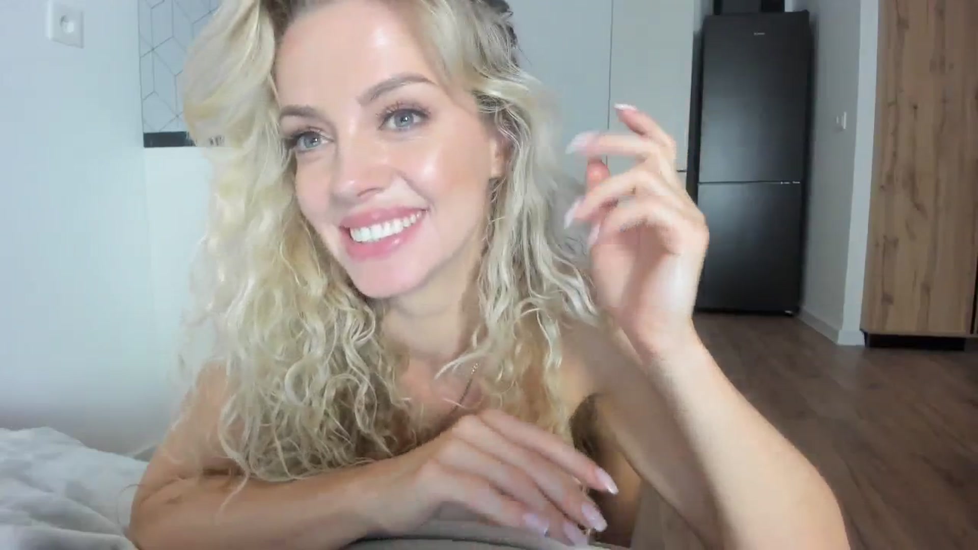 Gallery image thumbnail from Nadyasoft's myfreecams stream on, 08/01/2023, 15:48 image 5 of 20