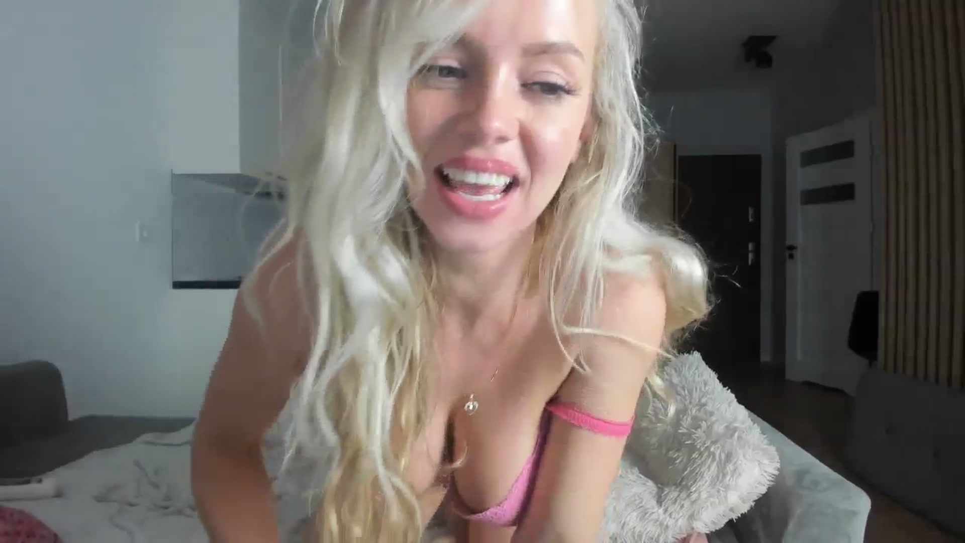 Gallery image thumbnail from Nadyasoft's myfreecams stream on, 08/13/2023, 11:58 image 3 of 20