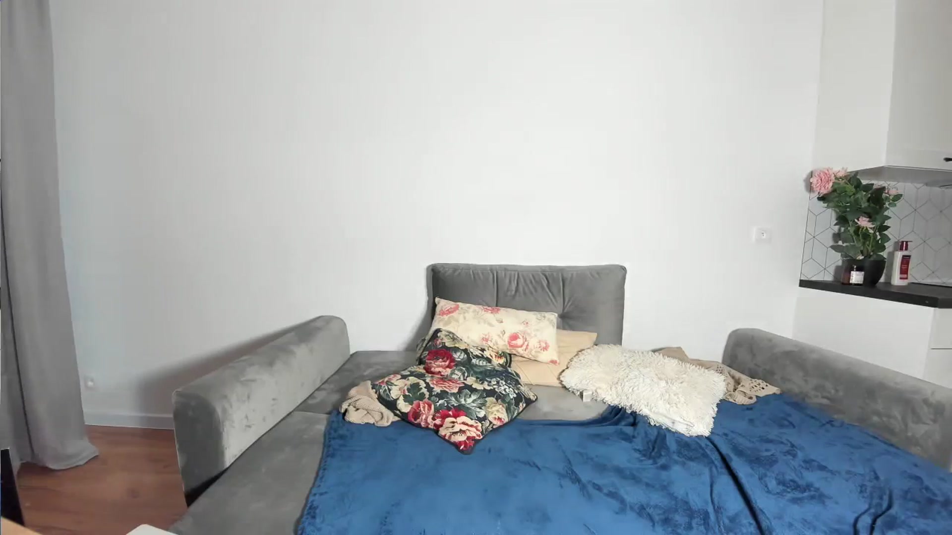 Gallery image thumbnail from Nadyasoft's myfreecams stream on, 09/14/2023, 17:33 image 14 of 20