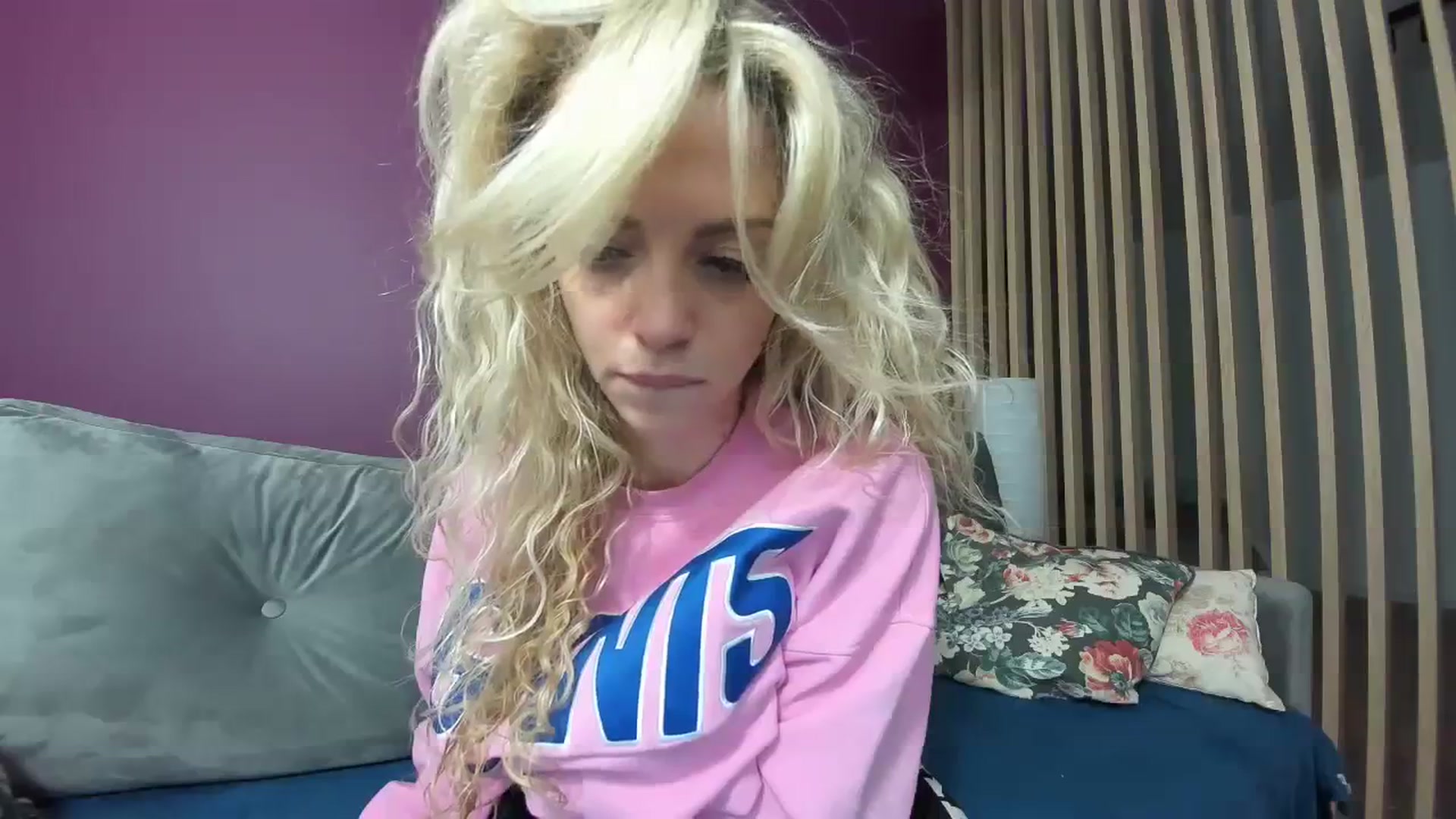 Gallery image thumbnail from Nadyasoft's myfreecams stream on, 10/20/2023, 17:40 image 13 of 20
