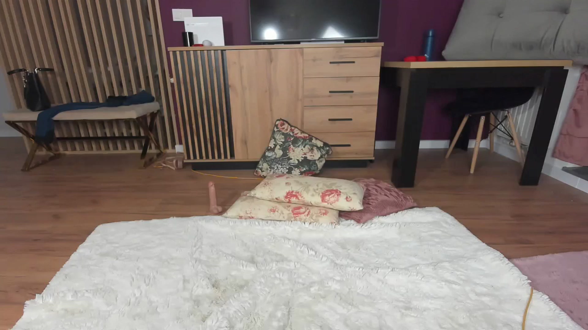 Gallery image thumbnail from Nadyasoft's myfreecams stream on, 11/13/2023, 16:41 image 4 of 20