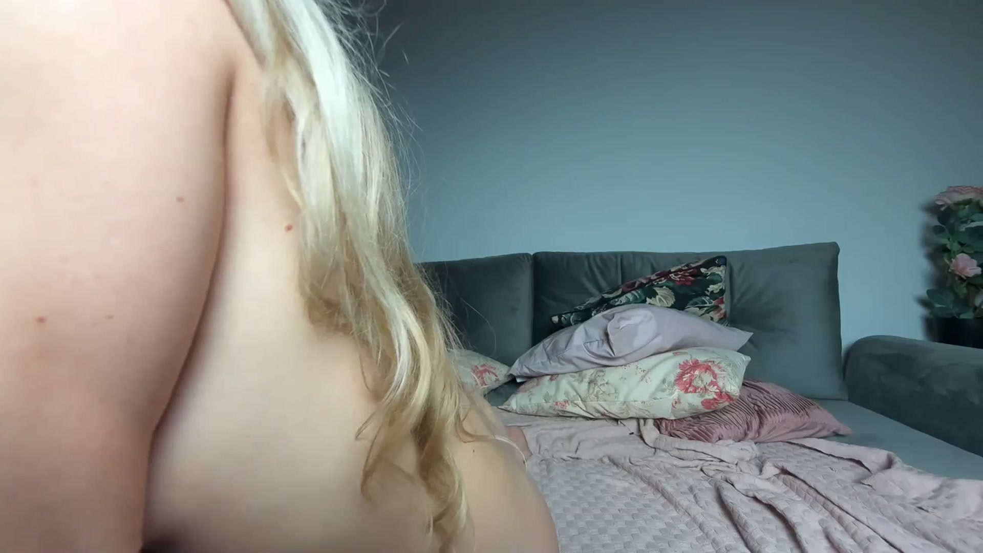 Gallery image thumbnail from Nadyasoft's myfreecams stream on, 12/04/2023, 18:18 image 13 of 20