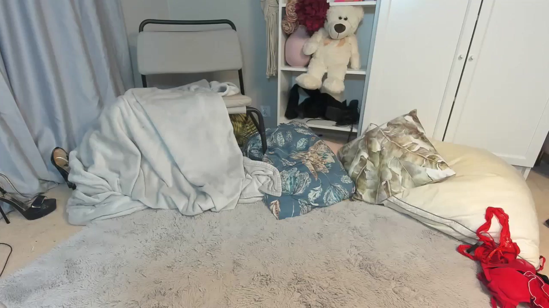Gallery image thumbnail from Nadyasoft's myfreecams stream on, 12/06/2023, 16:03 image 4 of 20