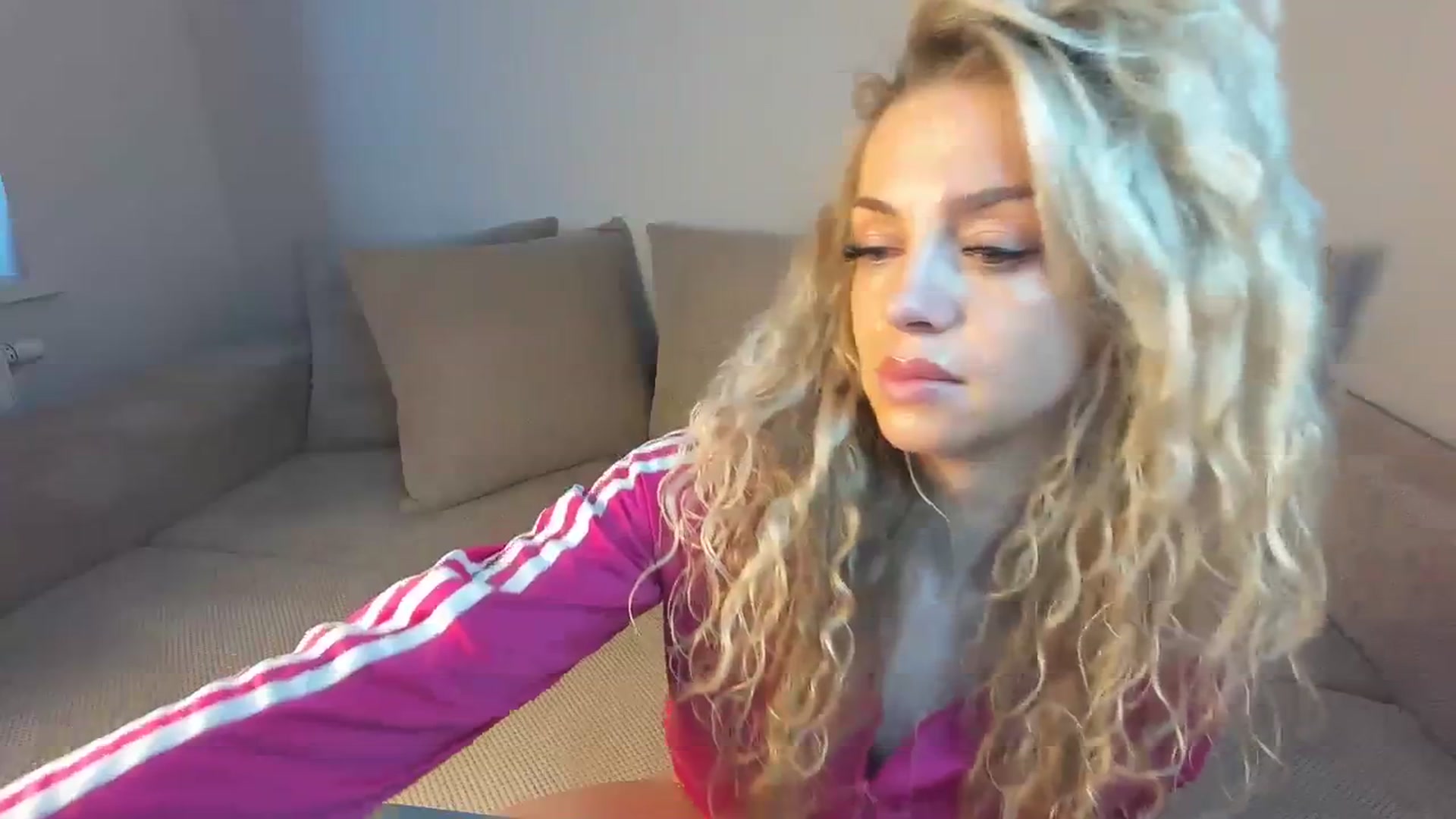 Gallery image thumbnail from Nadyasoft's myfreecams stream on, 02/05/2024, 12:19 image 13 of 20