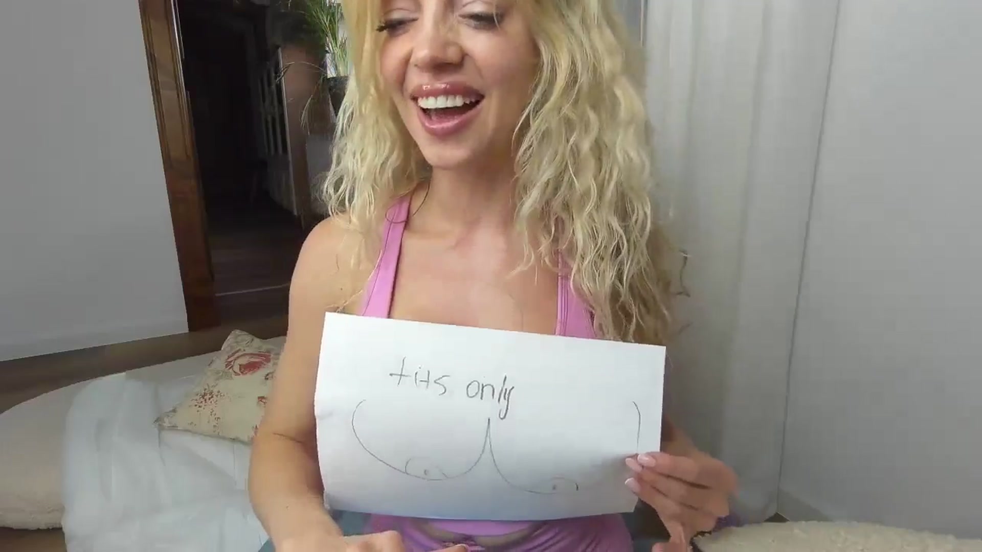 Gallery image thumbnail from Nadyasoft's myfreecams stream on, 05/27/2024, 14:26 image 15 of 20