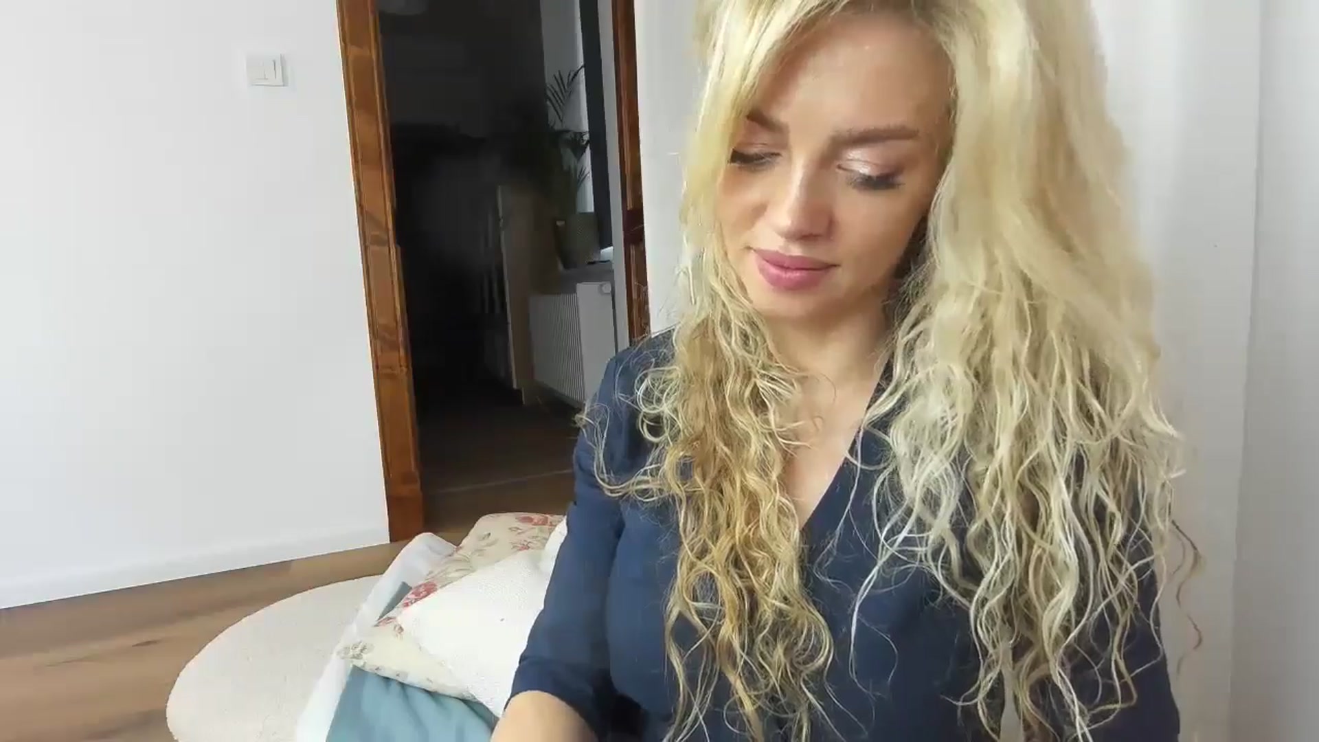 Gallery image thumbnail from Nadyasoft's myfreecams stream on, 06/06/2024, 10:22 image 9 of 20