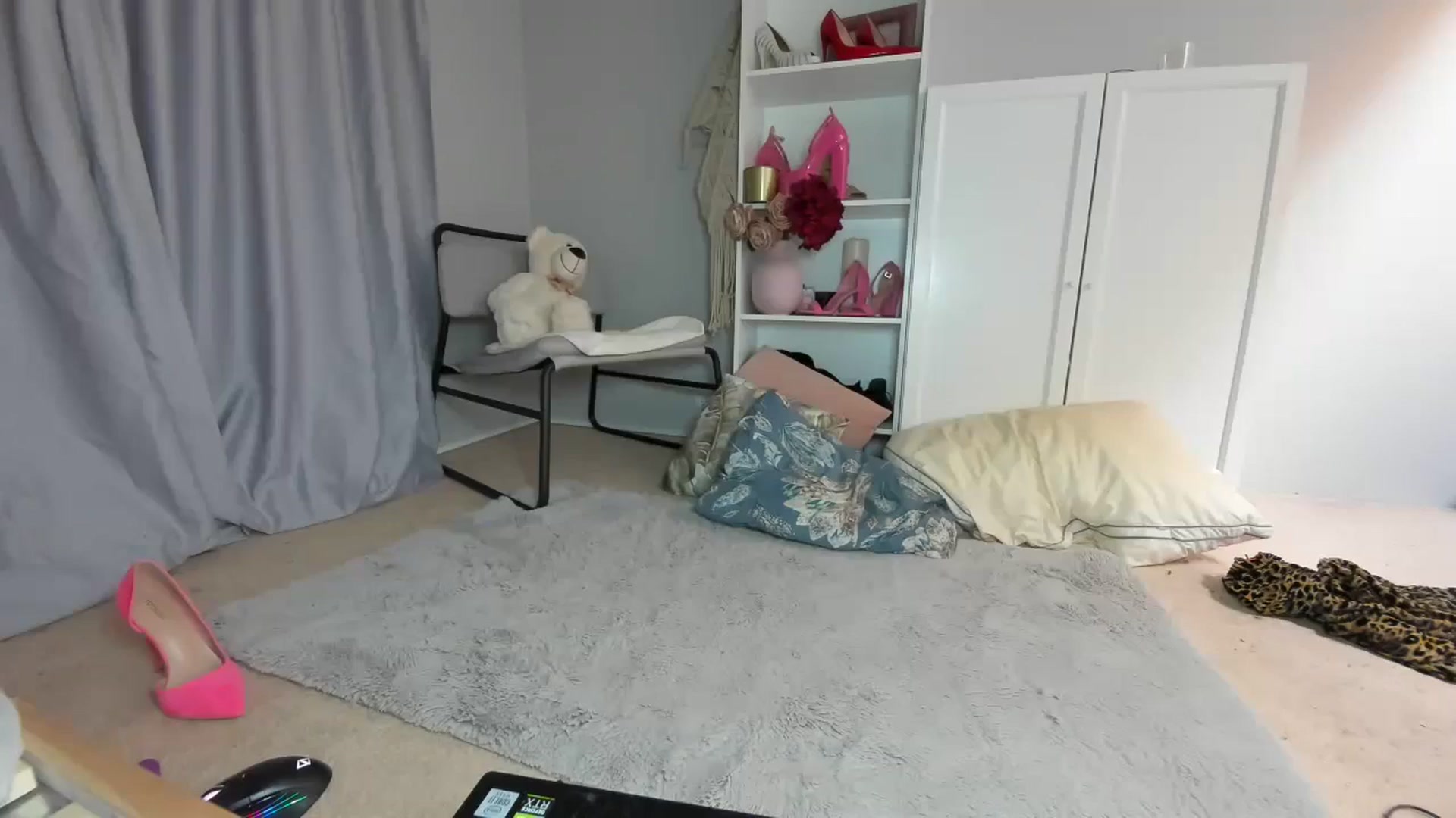 Gallery image thumbnail from Nadyasoft's myfreecams stream on, 07/10/2024, 13:09 image 11 of 20