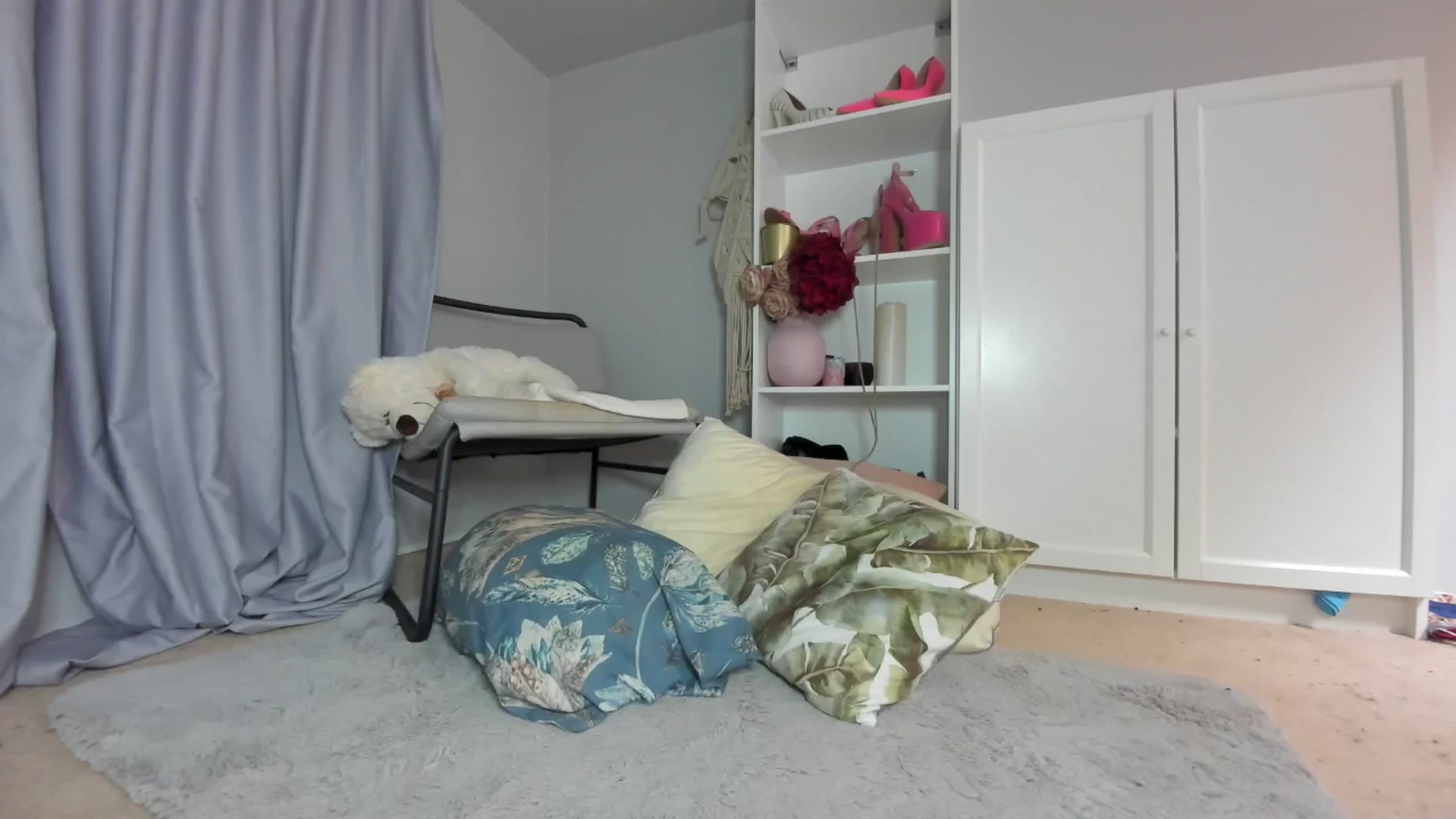 Gallery image thumbnail from Nadyasoft's myfreecams stream on, 08/15/2024, 15:19 image 10 of 20