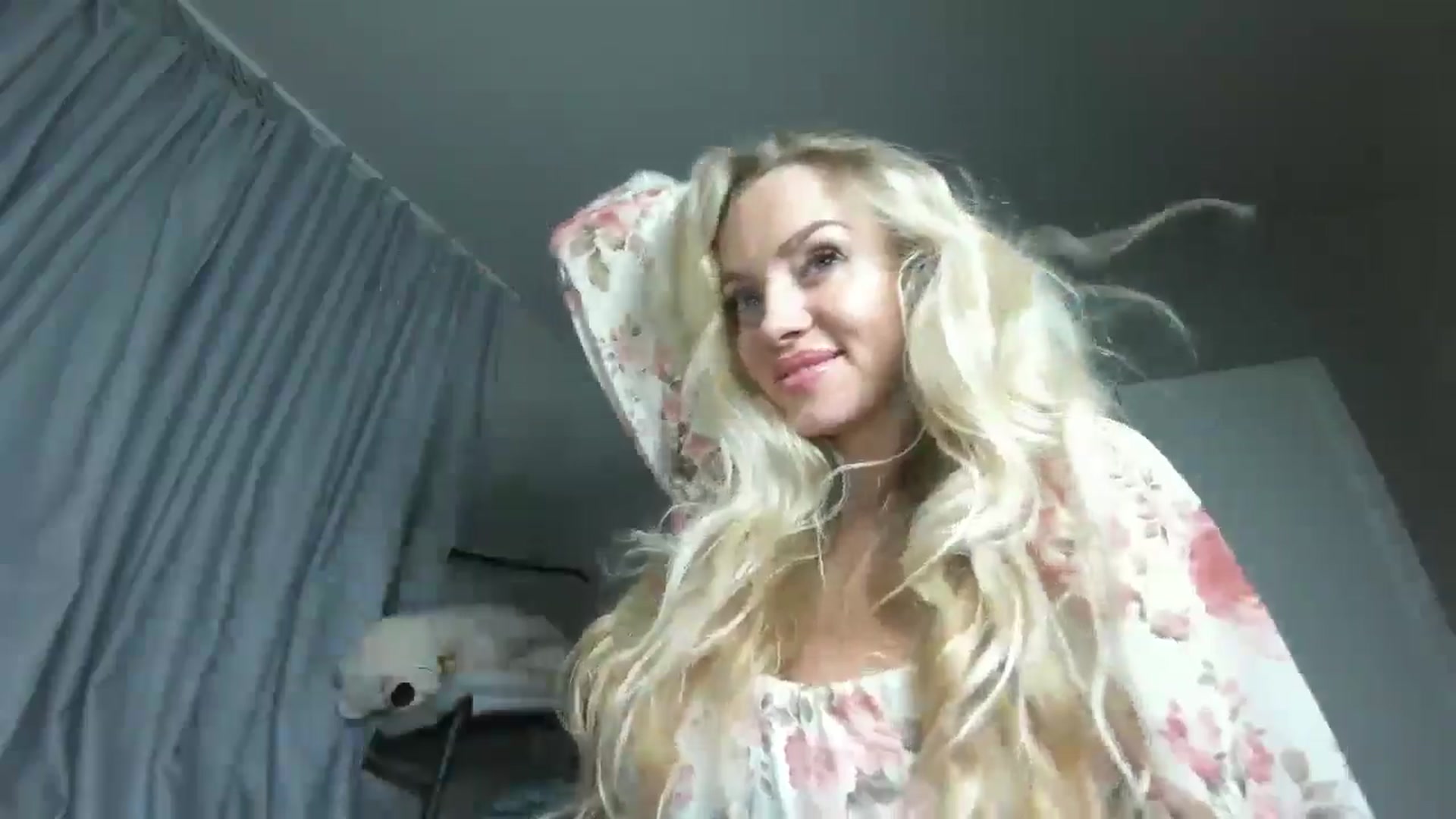 Gallery image thumbnail from Nadyasoft's myfreecams stream on, 08/15/2024, 22:27 image 9 of 20