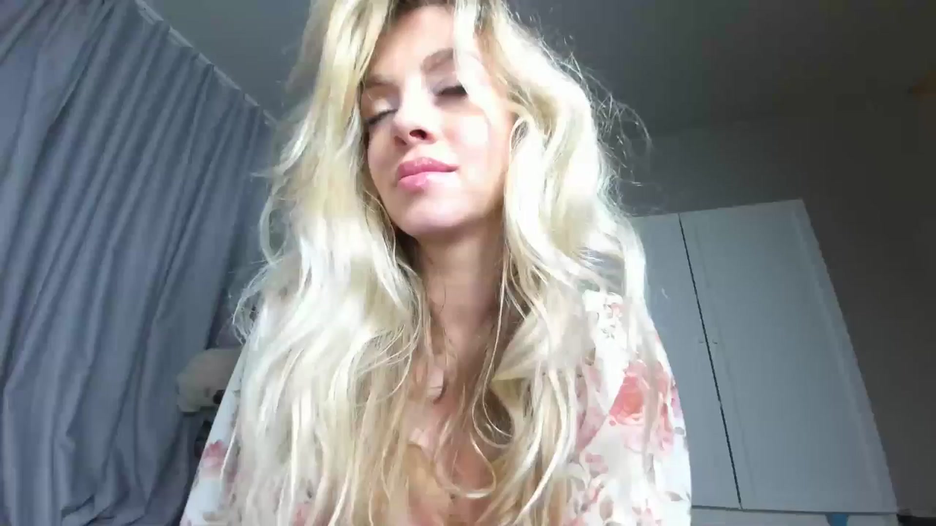 Gallery image thumbnail from Nadyasoft's myfreecams stream on, 08/15/2024, 22:43 image 2 of 20