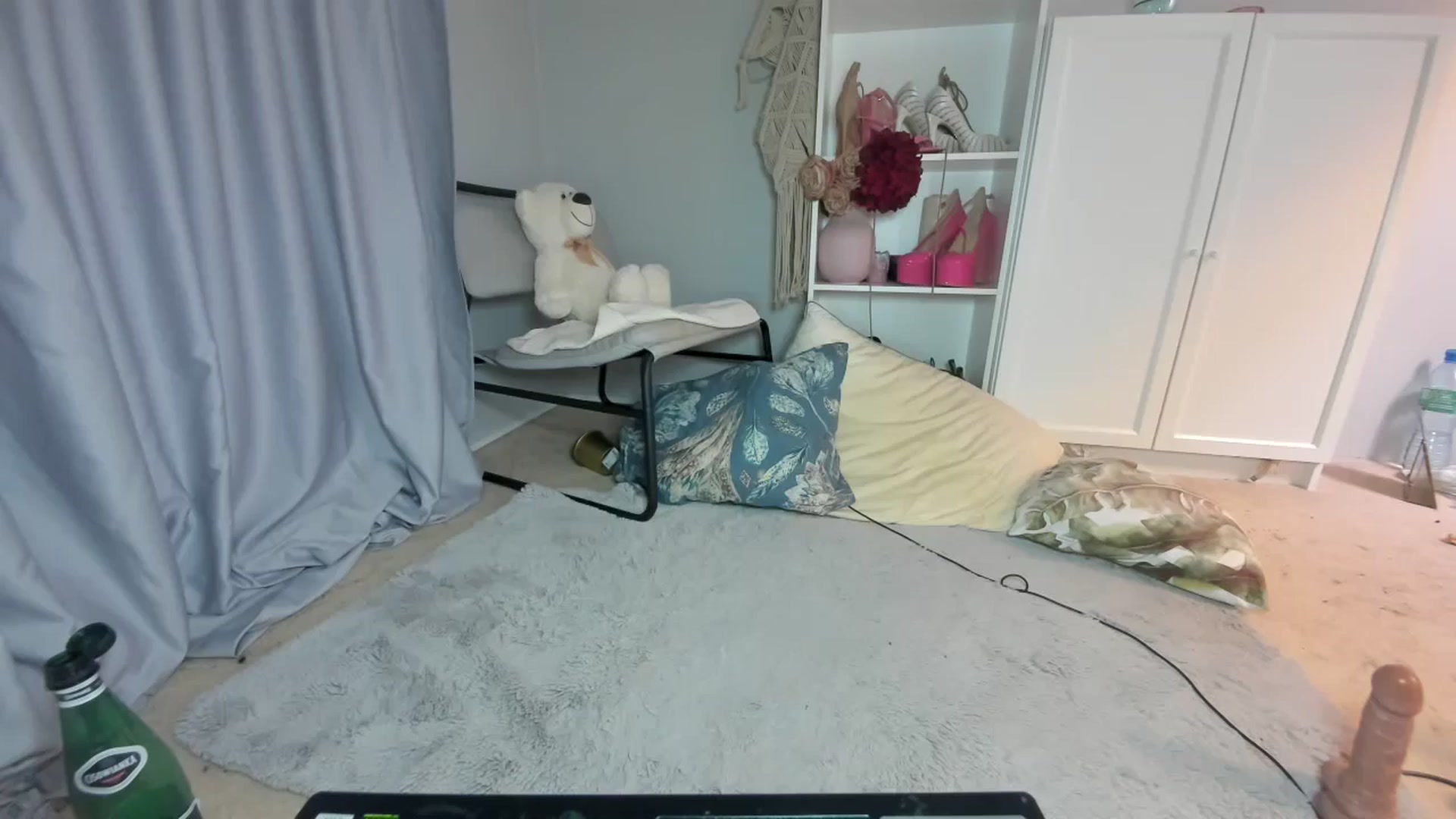 Gallery image thumbnail from Nadyasoft's myfreecams stream on, 09/04/2024, 13:03 image 13 of 20