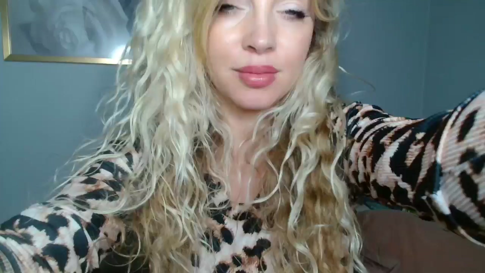 Gallery image thumbnail from Nadyasoft's myfreecams stream on, 10/03/2024, 19:26 image 1 of 20