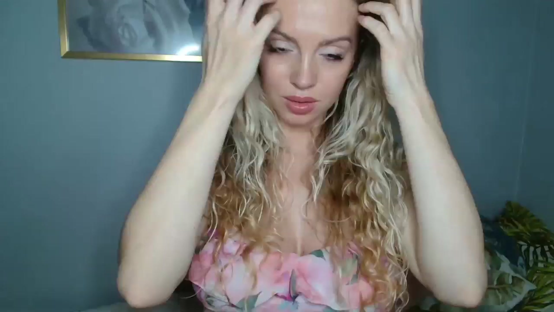 Gallery image thumbnail from Nadyasoft's myfreecams stream on, 10/04/2024, 12:55 image 1 of 20