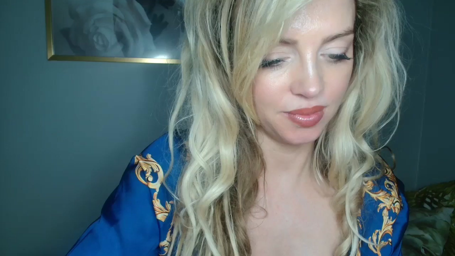 Gallery image thumbnail from Nadyasoft's myfreecams stream on, 10/13/2024, 15:04 image 10 of 20