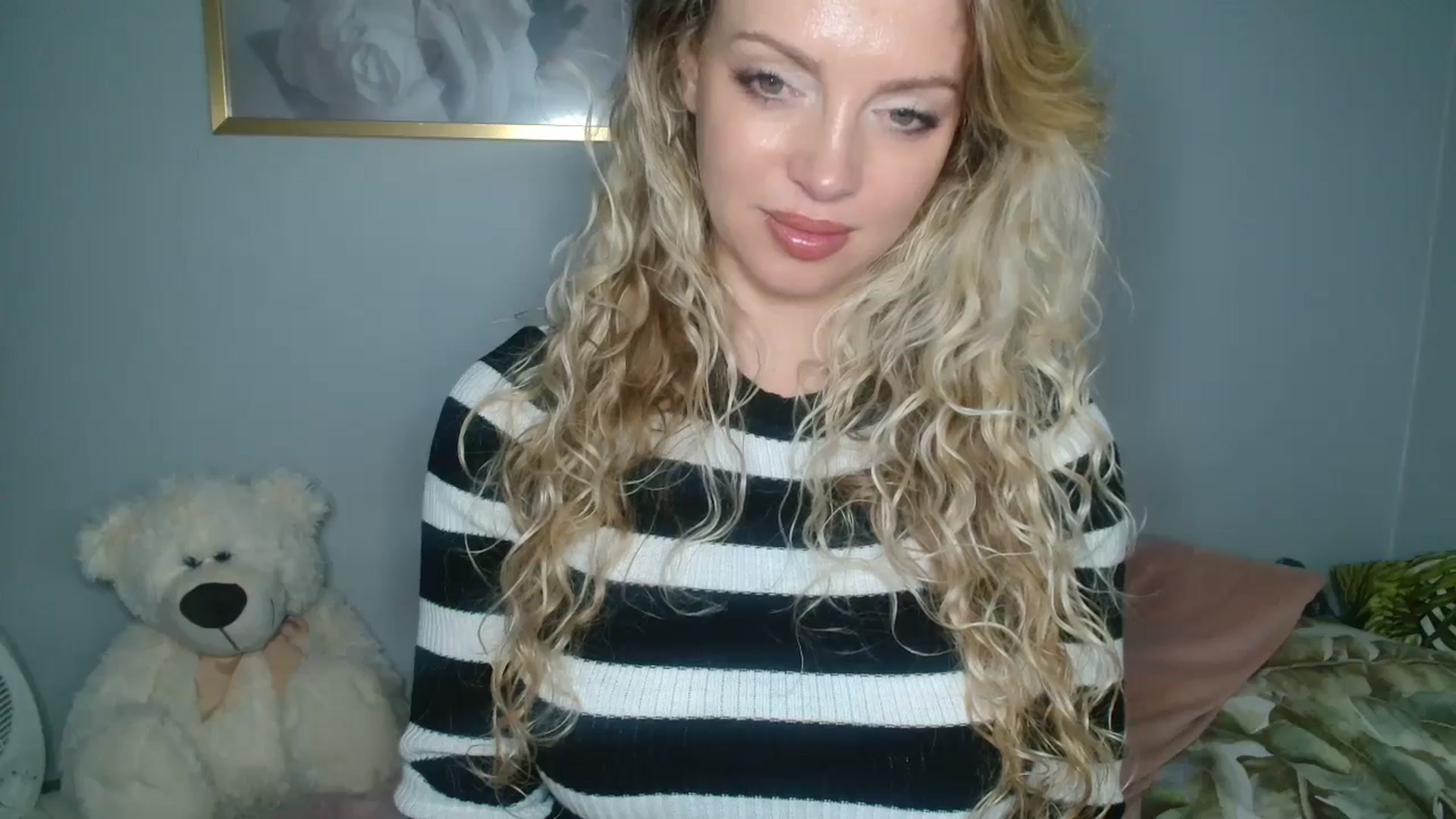 Gallery image thumbnail from Nadyasoft's myfreecams stream on, 10/15/2024, 13:46 image 4 of 20