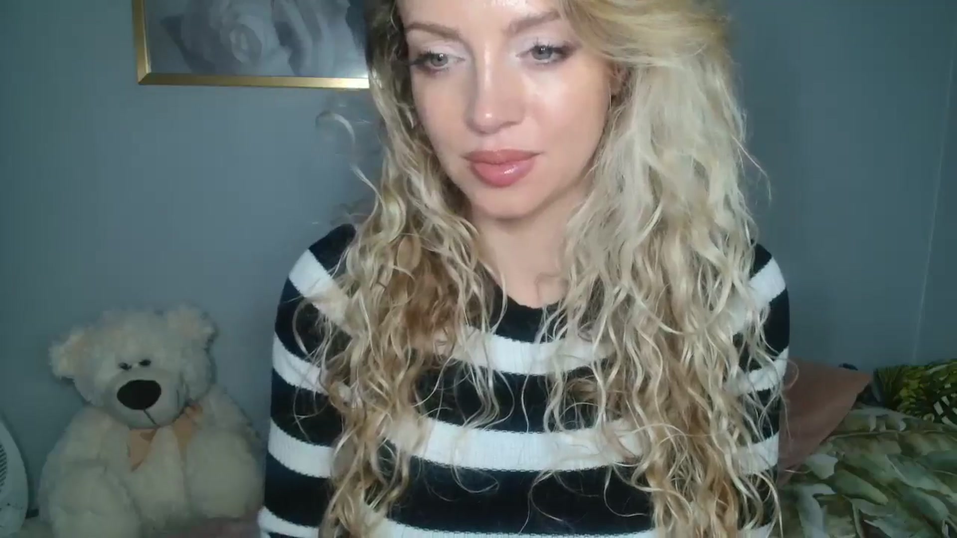 Gallery image thumbnail from Nadyasoft's myfreecams stream on, 10/15/2024, 13:46 image 6 of 20