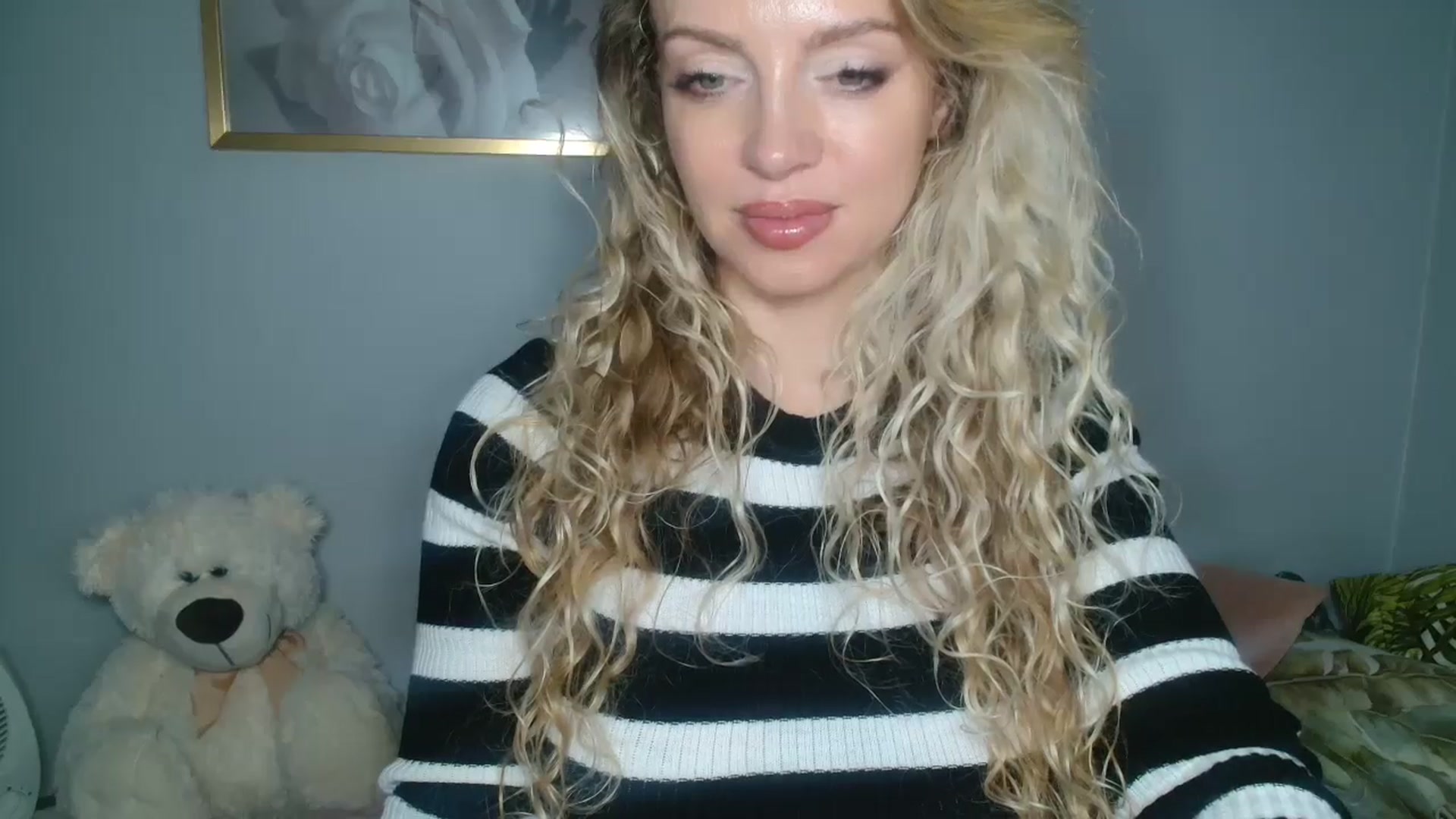 Gallery image thumbnail from Nadyasoft's myfreecams stream on, 10/15/2024, 13:46 image 3 of 20