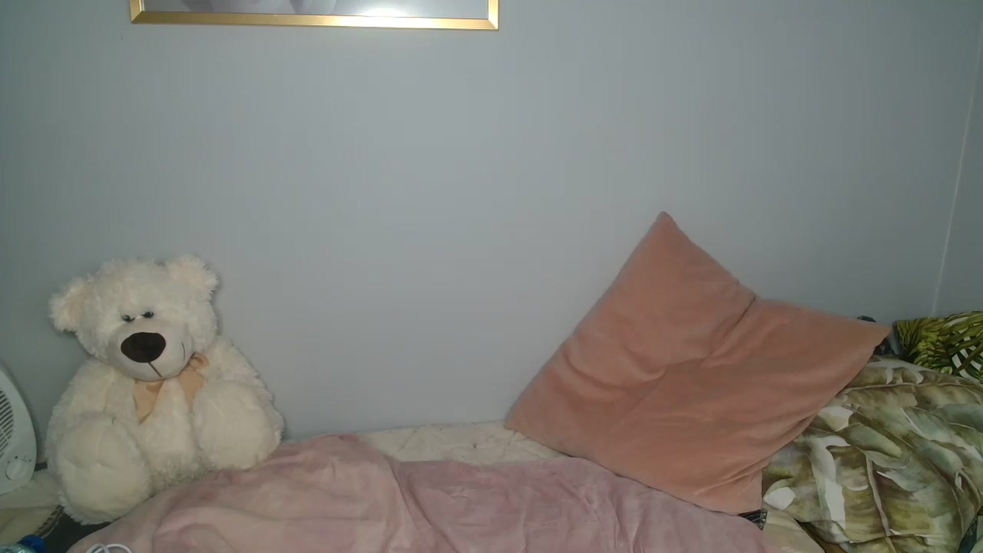 Gallery image thumbnail from Nadyasoft's myfreecams stream on, 10/15/2024, 13:46 image 10 of 20