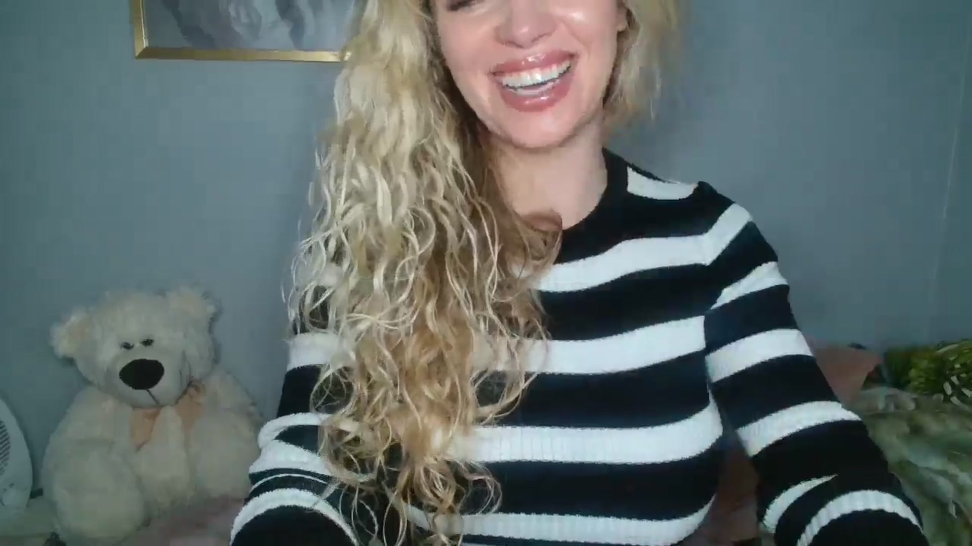 Gallery image thumbnail from Nadyasoft's myfreecams stream on, 10/15/2024, 13:46 image 7 of 20
